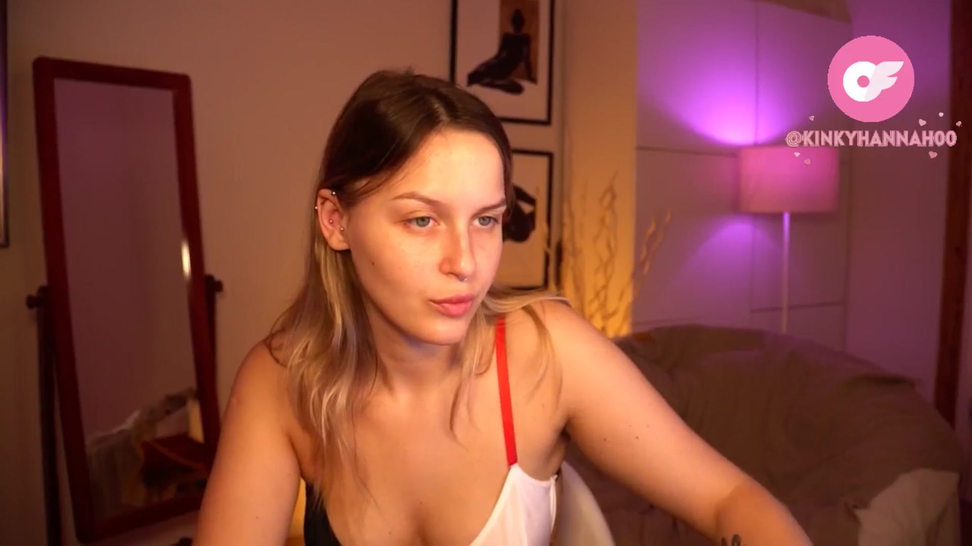 Gallery image thumbnail from sweetpulse_'s myfreecams stream on, 06/10/2024, 05:32 image 9 of 20