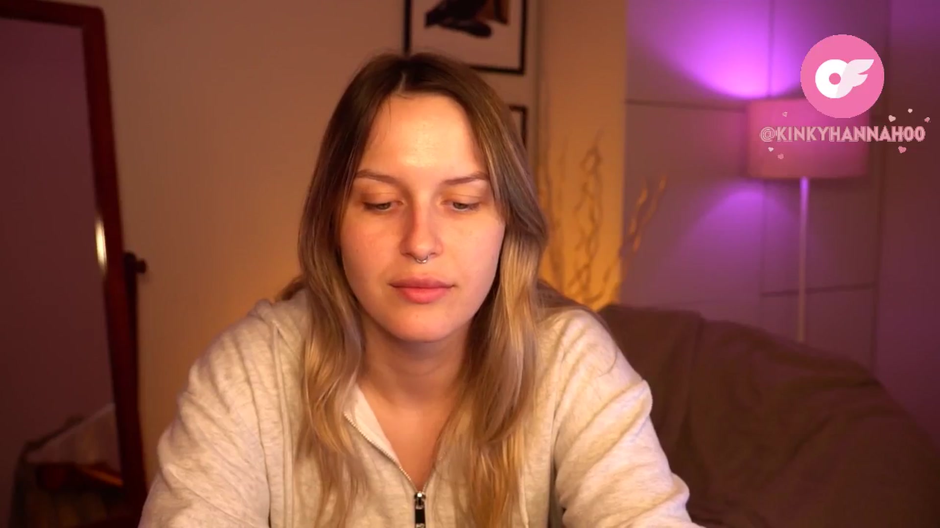 Gallery image thumbnail from sweetpulse_'s myfreecams stream on, 06/10/2024, 07:46 image 4 of 20