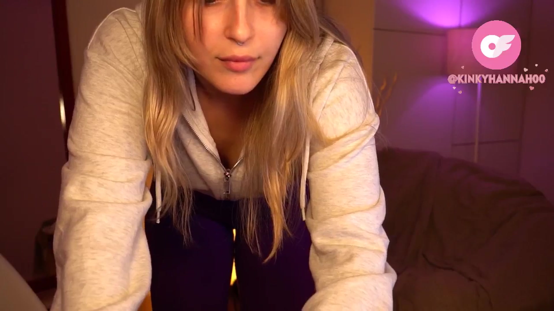 Gallery image thumbnail from sweetpulse_'s myfreecams stream on, 06/10/2024, 07:46 image 5 of 20