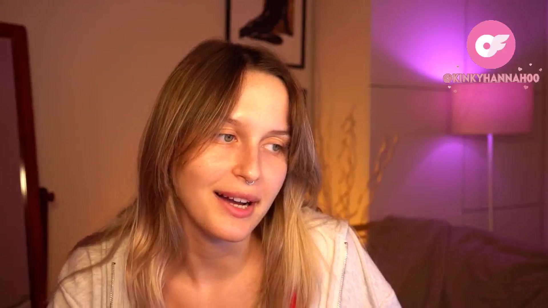 Gallery image thumbnail from sweetpulse_'s myfreecams stream on, 06/10/2024, 07:46 image 11 of 20