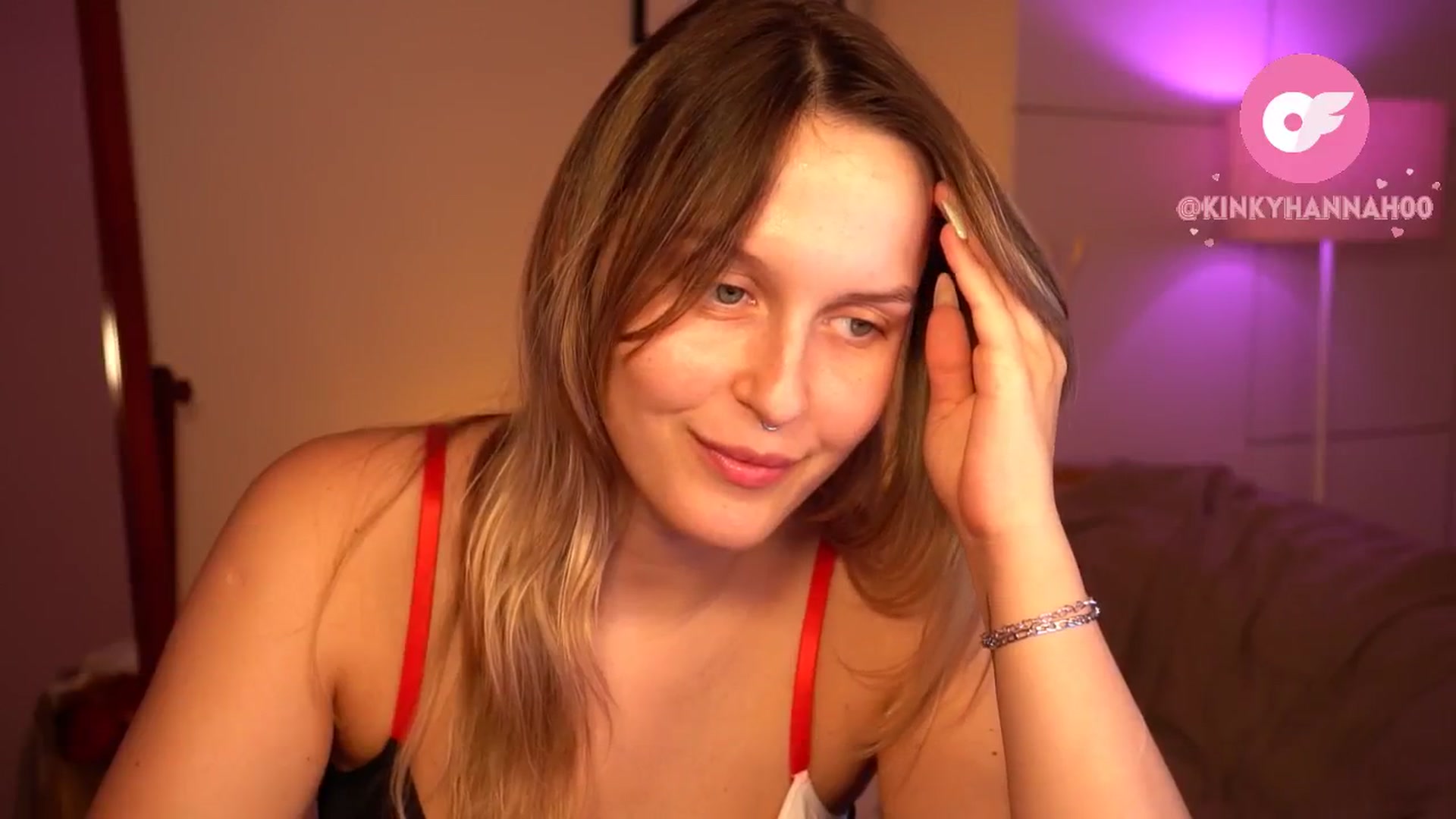 Gallery image thumbnail from sweetpulse_'s myfreecams stream on, 06/10/2024, 08:18 image 7 of 20