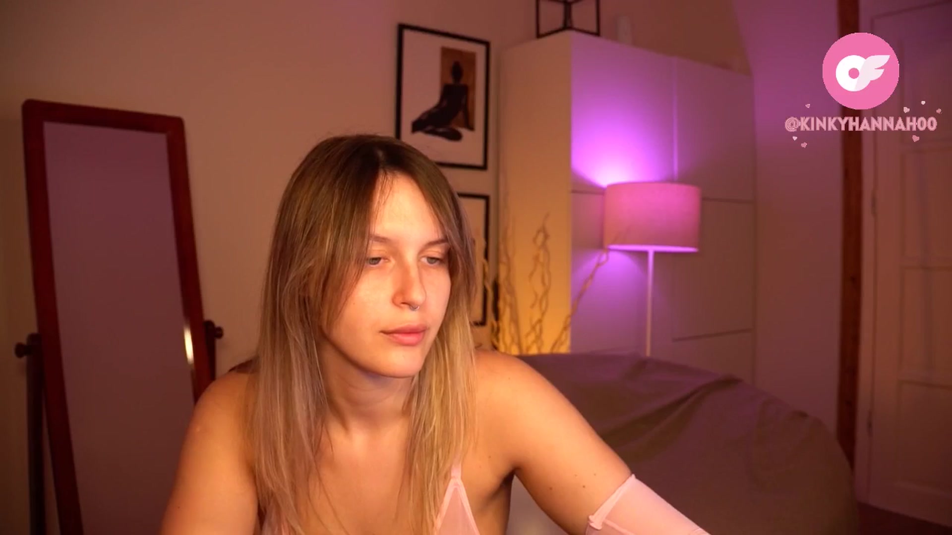 Gallery image thumbnail from sweetpulse_'s myfreecams stream on, 06/11/2024, 05:16 image 15 of 20