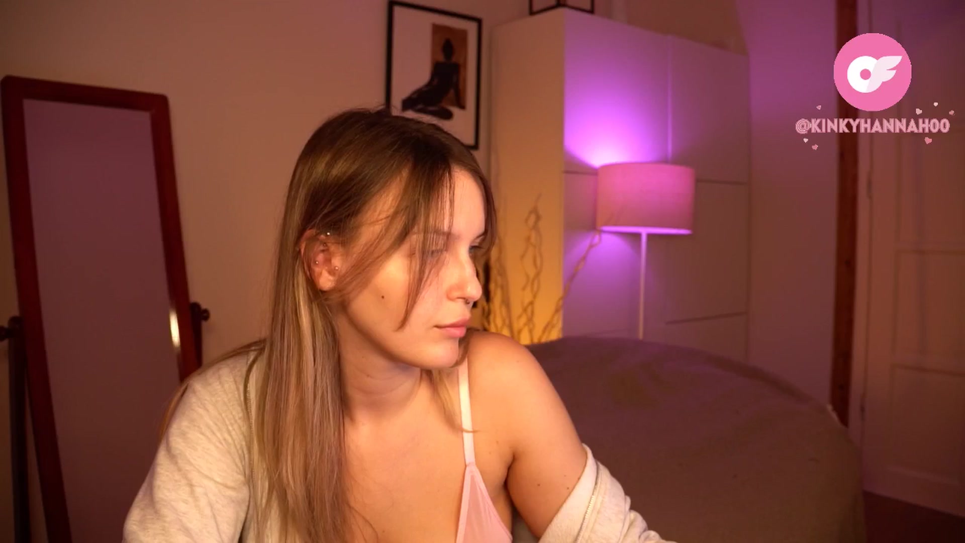 Gallery image thumbnail from sweetpulse_'s myfreecams stream on, 06/11/2024, 06:50 image 9 of 20