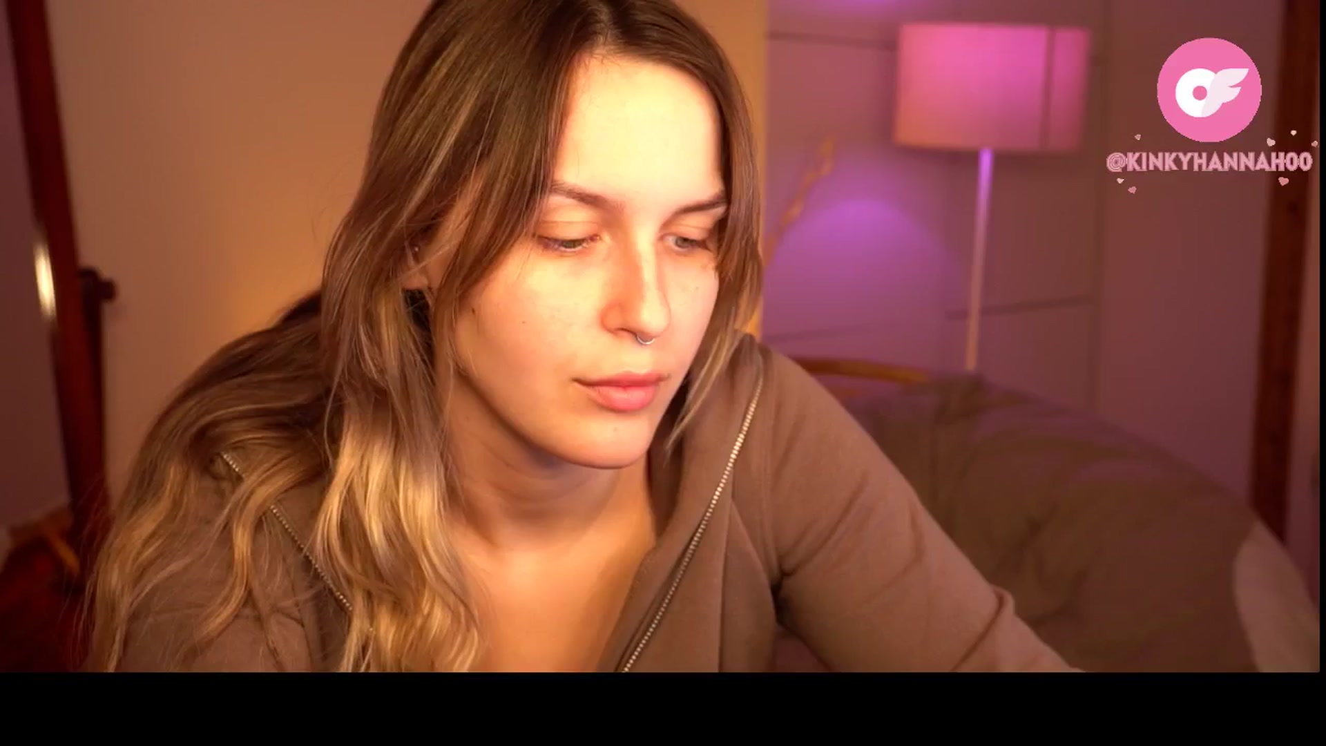 Gallery image thumbnail from sweetpulse_'s myfreecams stream on, 06/12/2024, 08:31 image 1 of 20