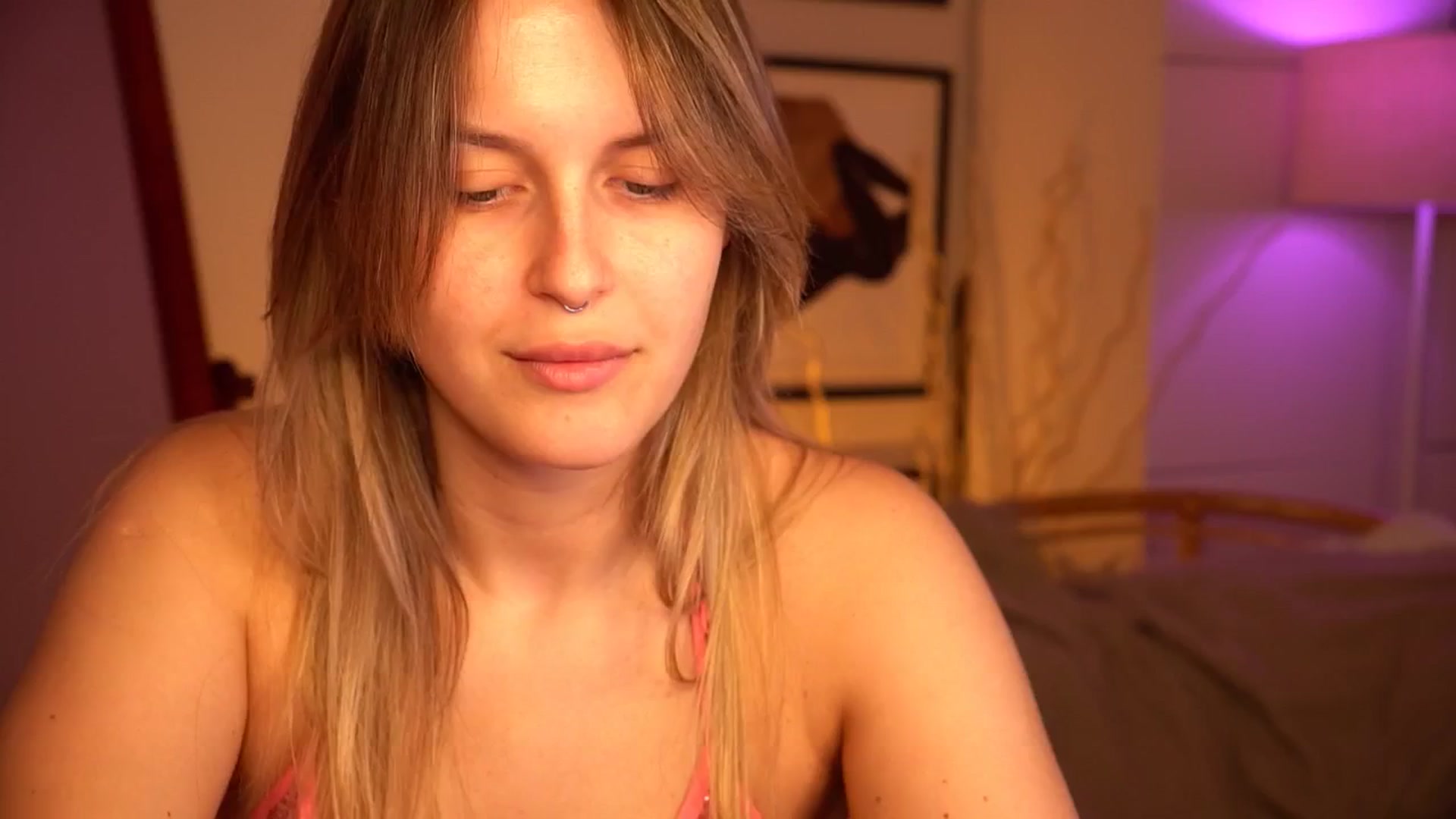 Gallery image thumbnail from sweetpulse_'s myfreecams stream on, 06/15/2024, 07:54 image 2 of 20
