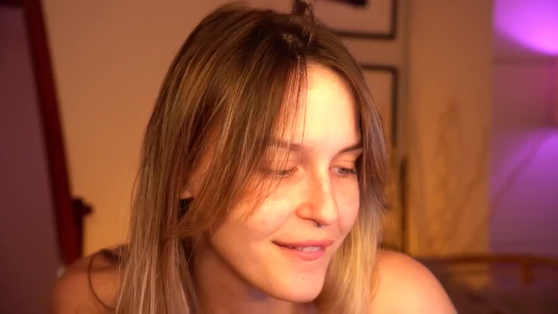 Gallery image thumbnail from sweetpulse_'s myfreecams stream on, 06/15/2024, 07:54 image 19 of 20