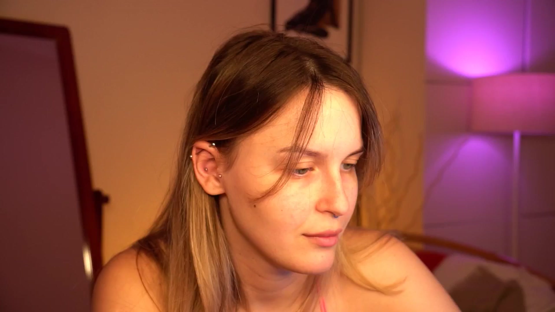 Gallery image thumbnail from sweetpulse_'s myfreecams stream on, 06/15/2024, 08:58 image 8 of 20