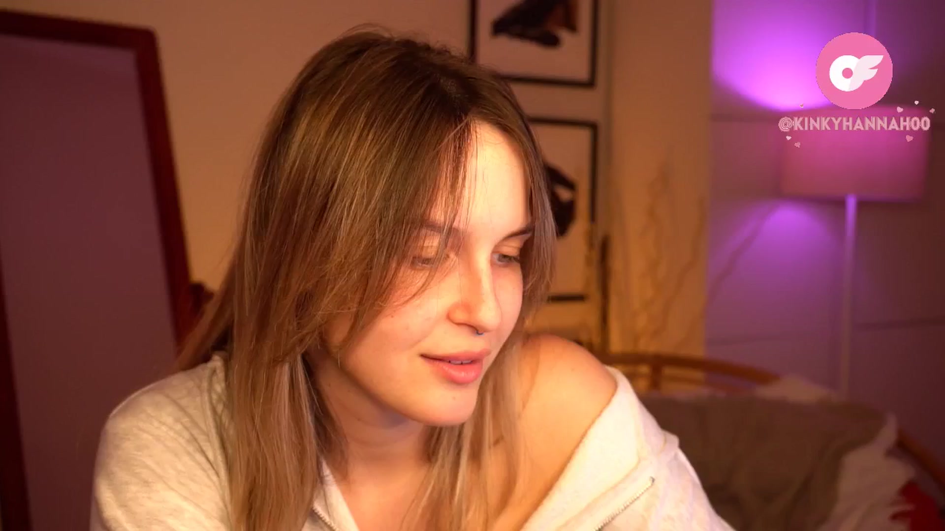 Gallery image thumbnail from sweetpulse_'s myfreecams stream on, 06/15/2024, 11:09 image 3 of 20