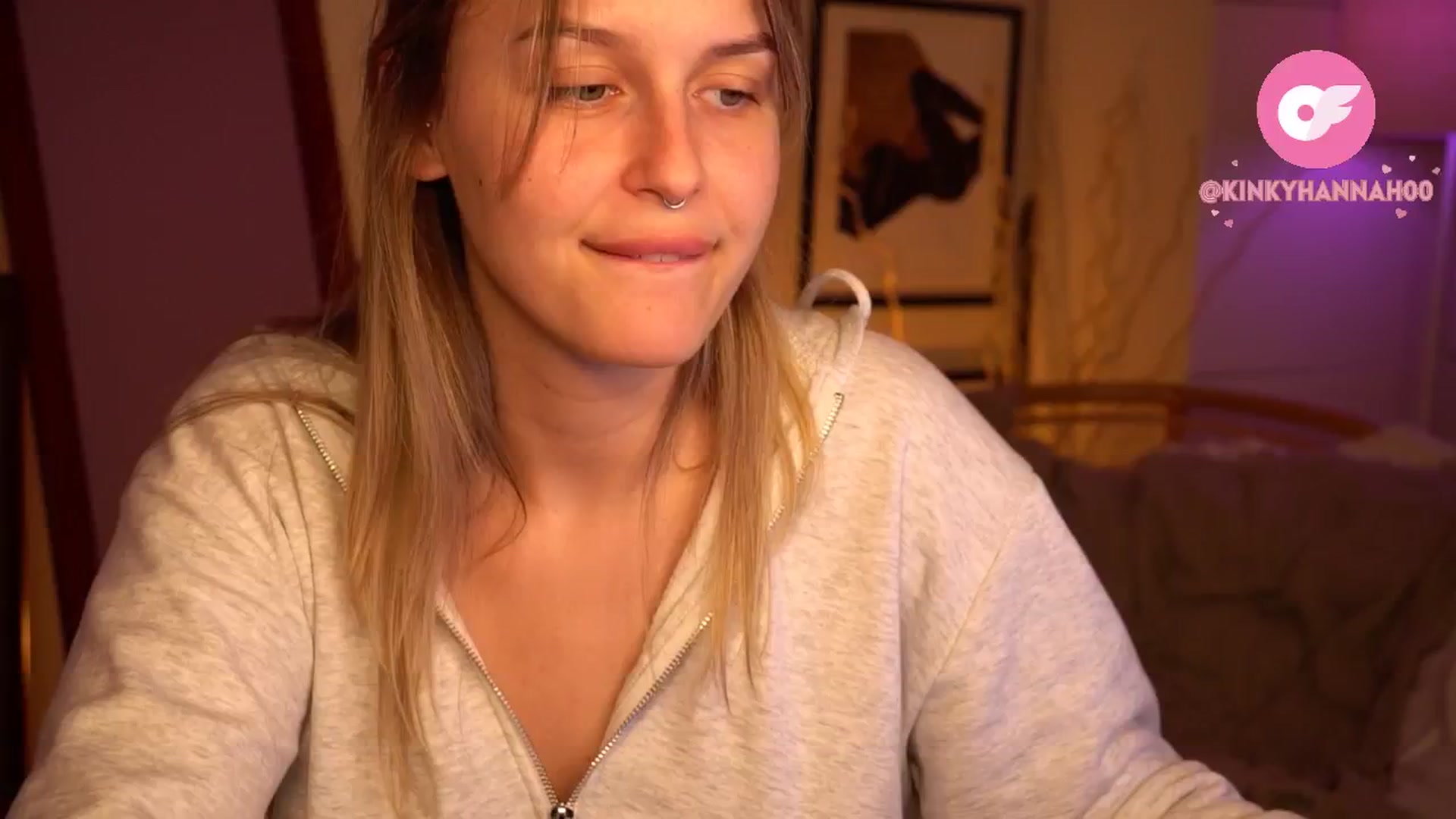 Gallery image thumbnail from sweetpulse_'s myfreecams stream on, 06/15/2024, 11:09 image 18 of 20