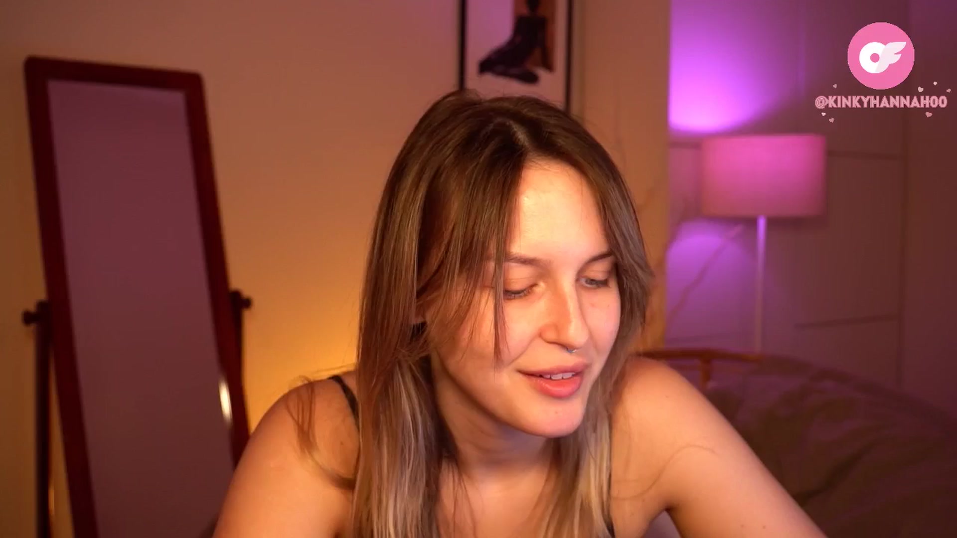 Gallery image thumbnail from sweetpulse_'s myfreecams stream on, 06/17/2024, 07:55 image 1 of 20
