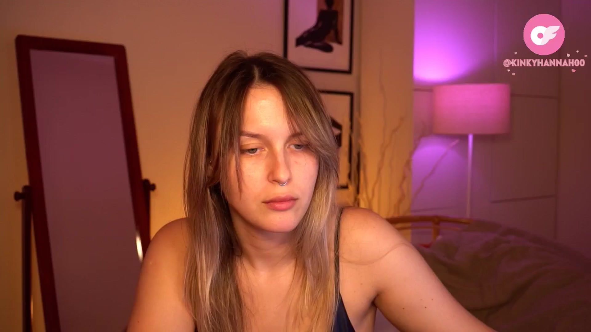 Gallery image thumbnail from sweetpulse_'s myfreecams stream on, 06/17/2024, 07:55 image 2 of 20