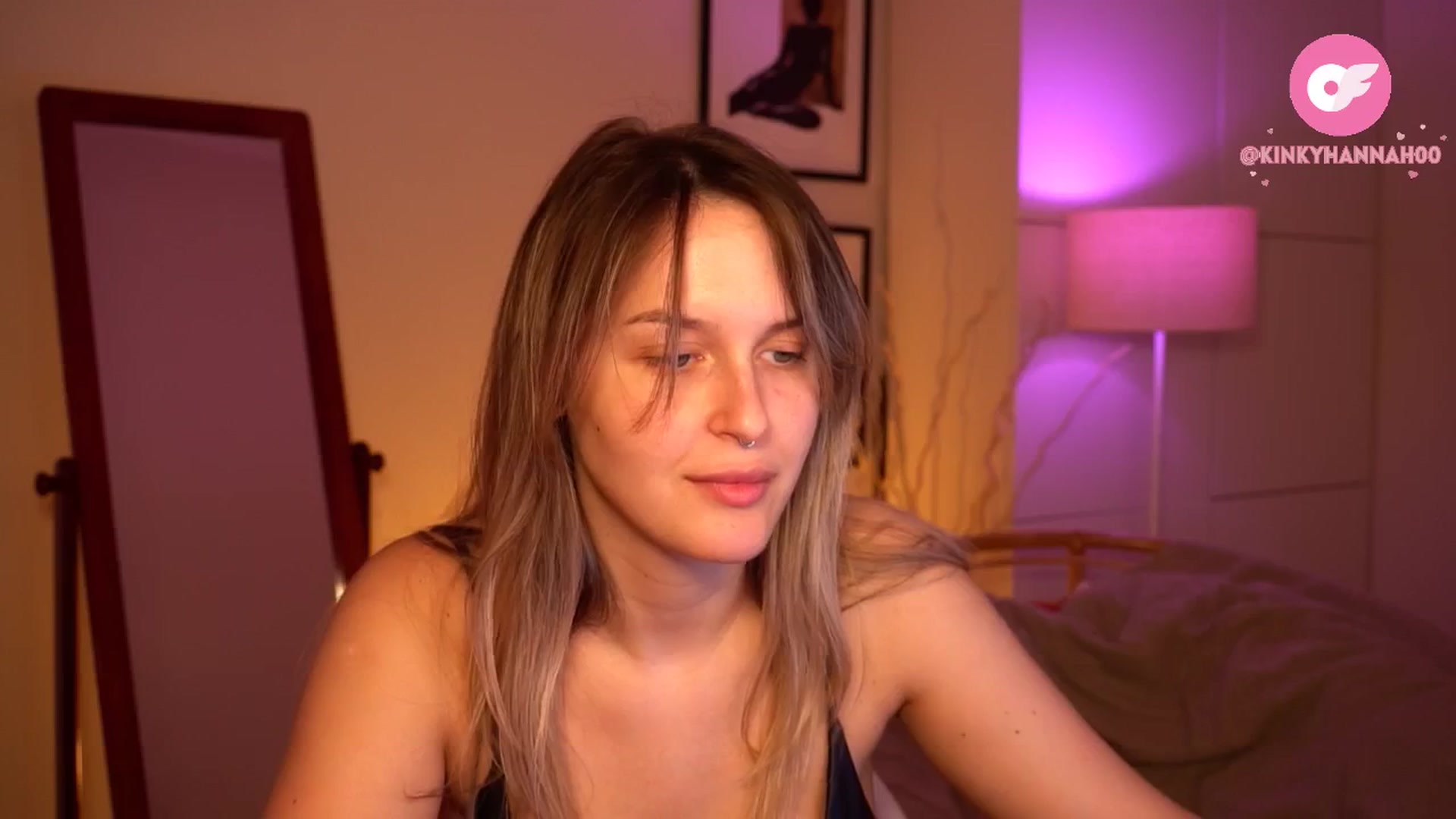 Gallery image thumbnail from sweetpulse_'s myfreecams stream on, 06/17/2024, 07:55 image 12 of 20