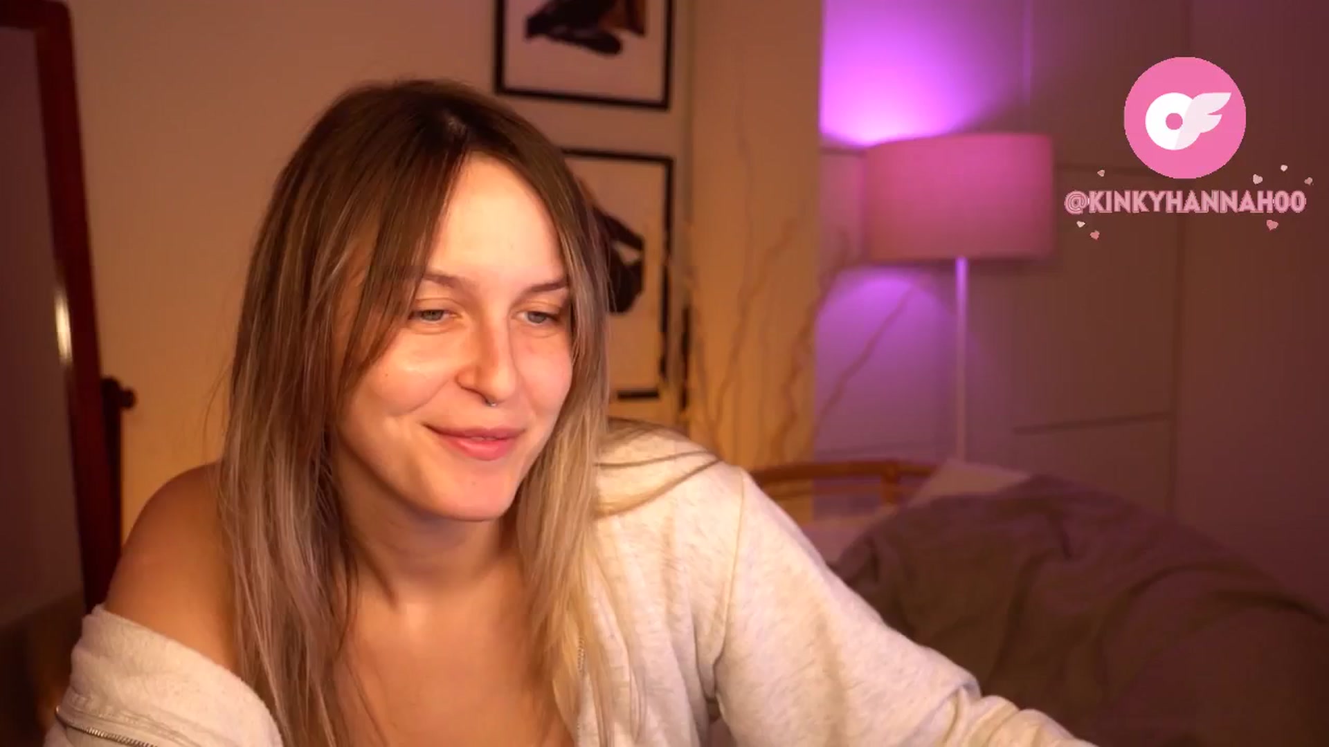 Gallery image thumbnail from sweetpulse_'s myfreecams stream on, 06/18/2024, 08:38 image 11 of 20