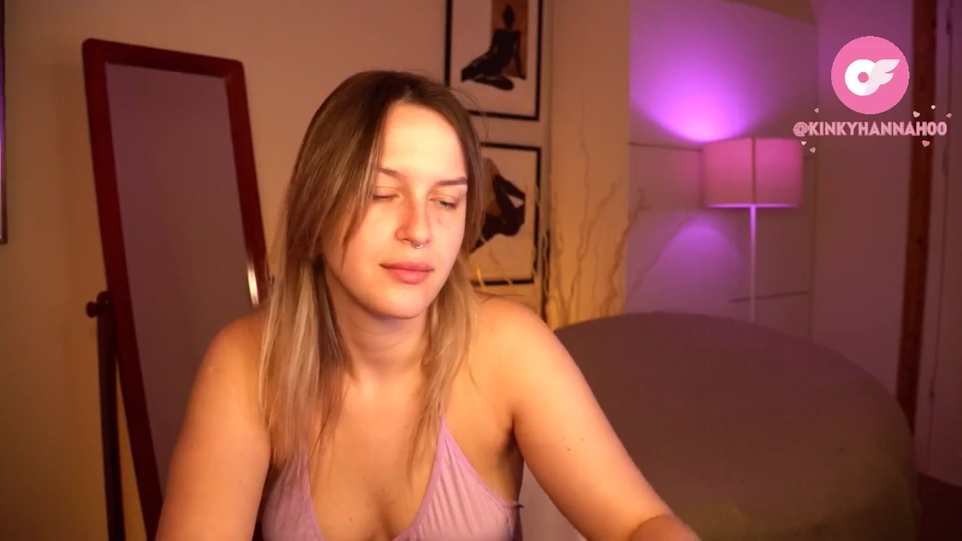 Gallery image thumbnail from sweetpulse_'s myfreecams stream on, 06/19/2024, 06:56 image 13 of 20