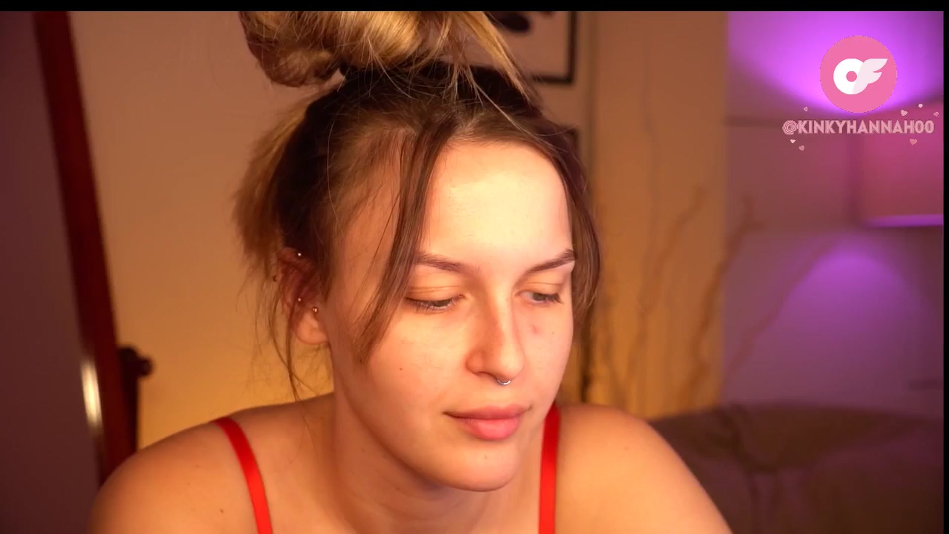 Gallery image thumbnail from sweetpulse_'s myfreecams stream on, 06/19/2024, 08:01 image 18 of 20