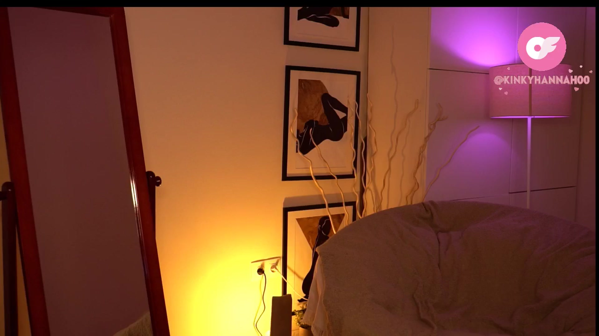Gallery image thumbnail from sweetpulse_'s myfreecams stream on, 06/19/2024, 08:01 image 14 of 20