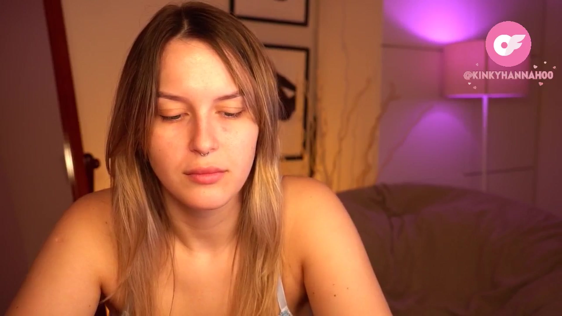 Gallery image thumbnail from sweetpulse_'s myfreecams stream on, 06/19/2024, 08:01 image 4 of 20