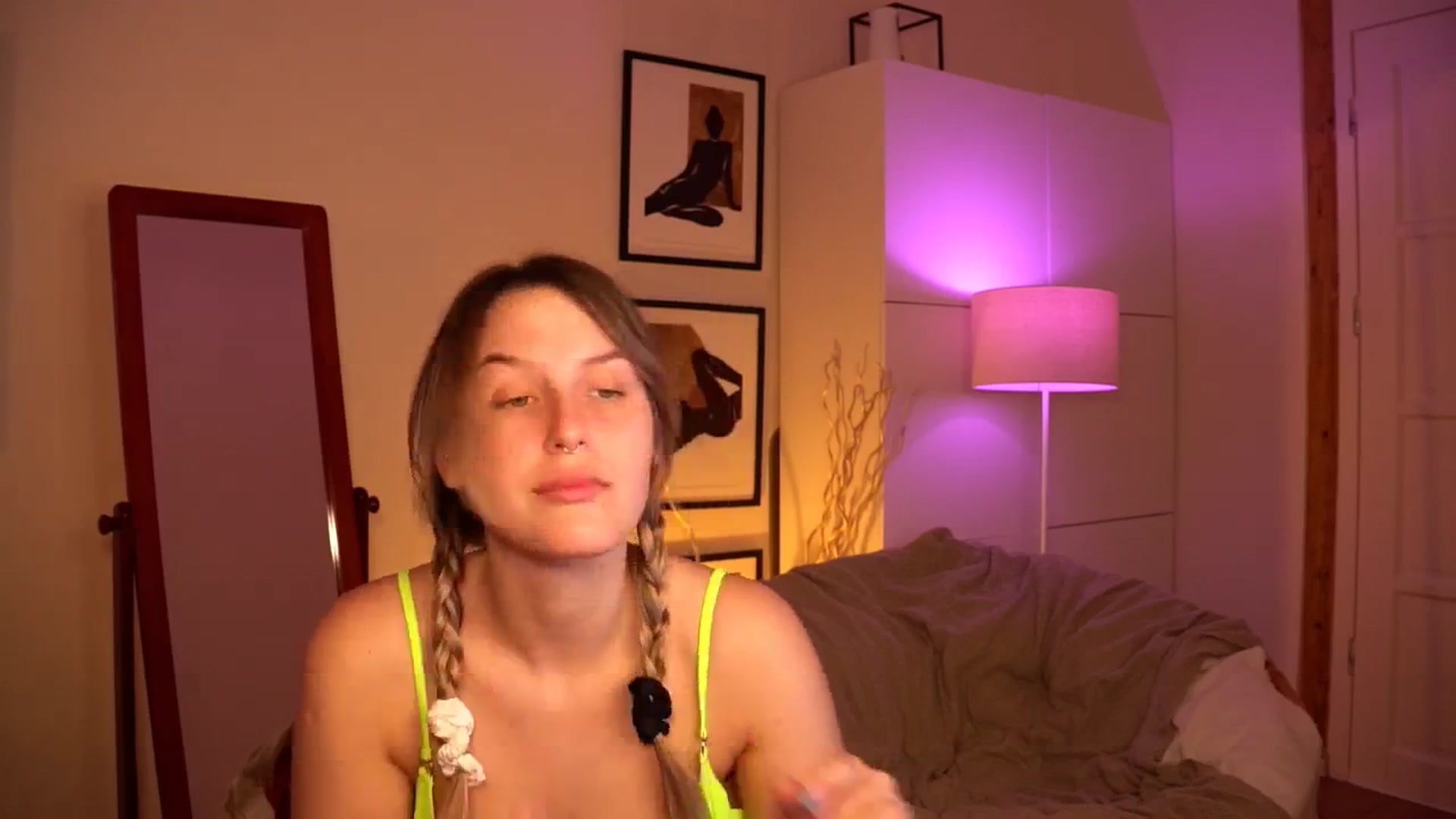 Gallery image thumbnail from sweetpulse_'s myfreecams stream on, 06/22/2024, 07:46 image 12 of 20