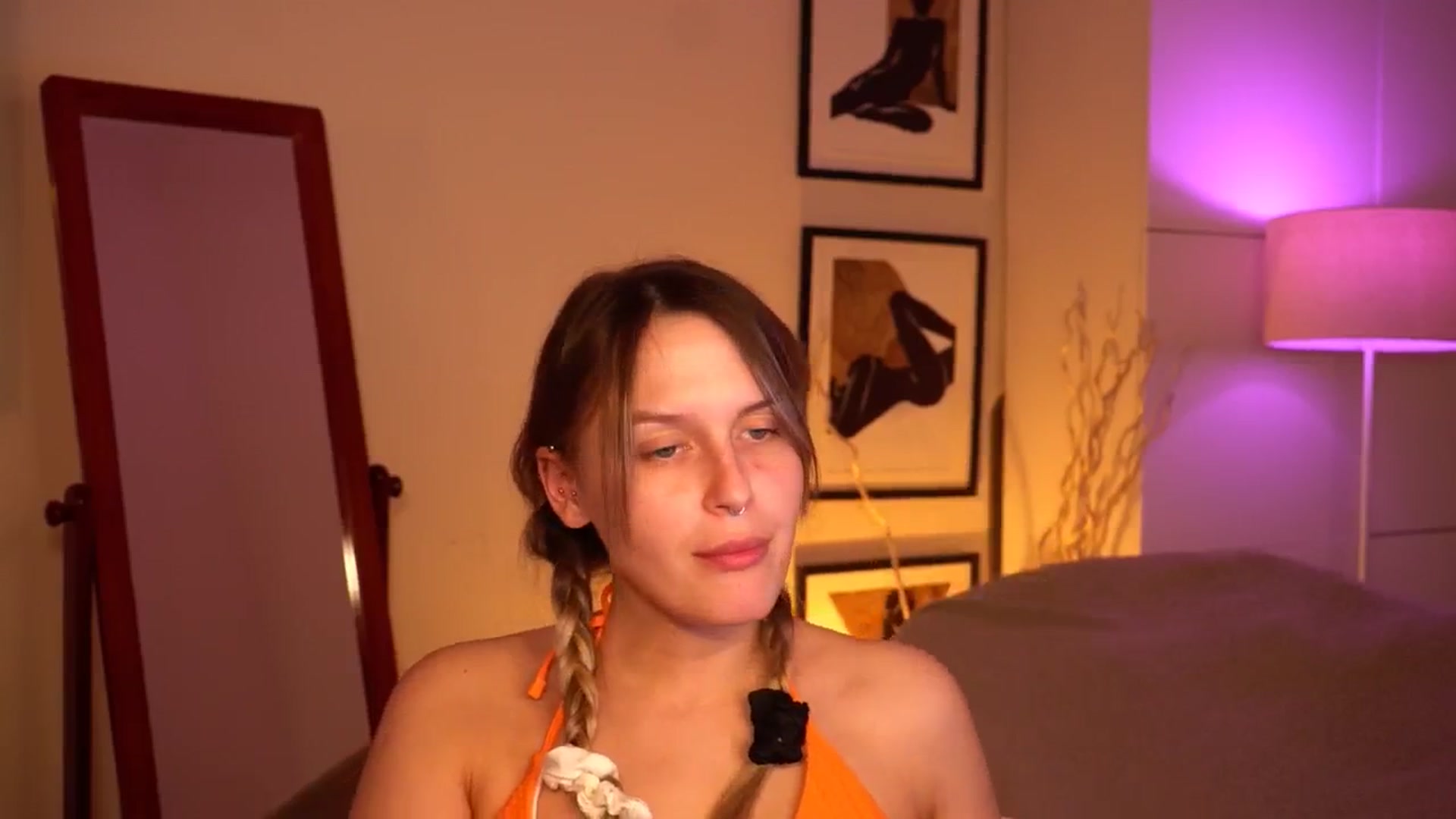 Gallery image thumbnail from sweetpulse_'s myfreecams stream on, 06/22/2024, 08:33 image 5 of 20