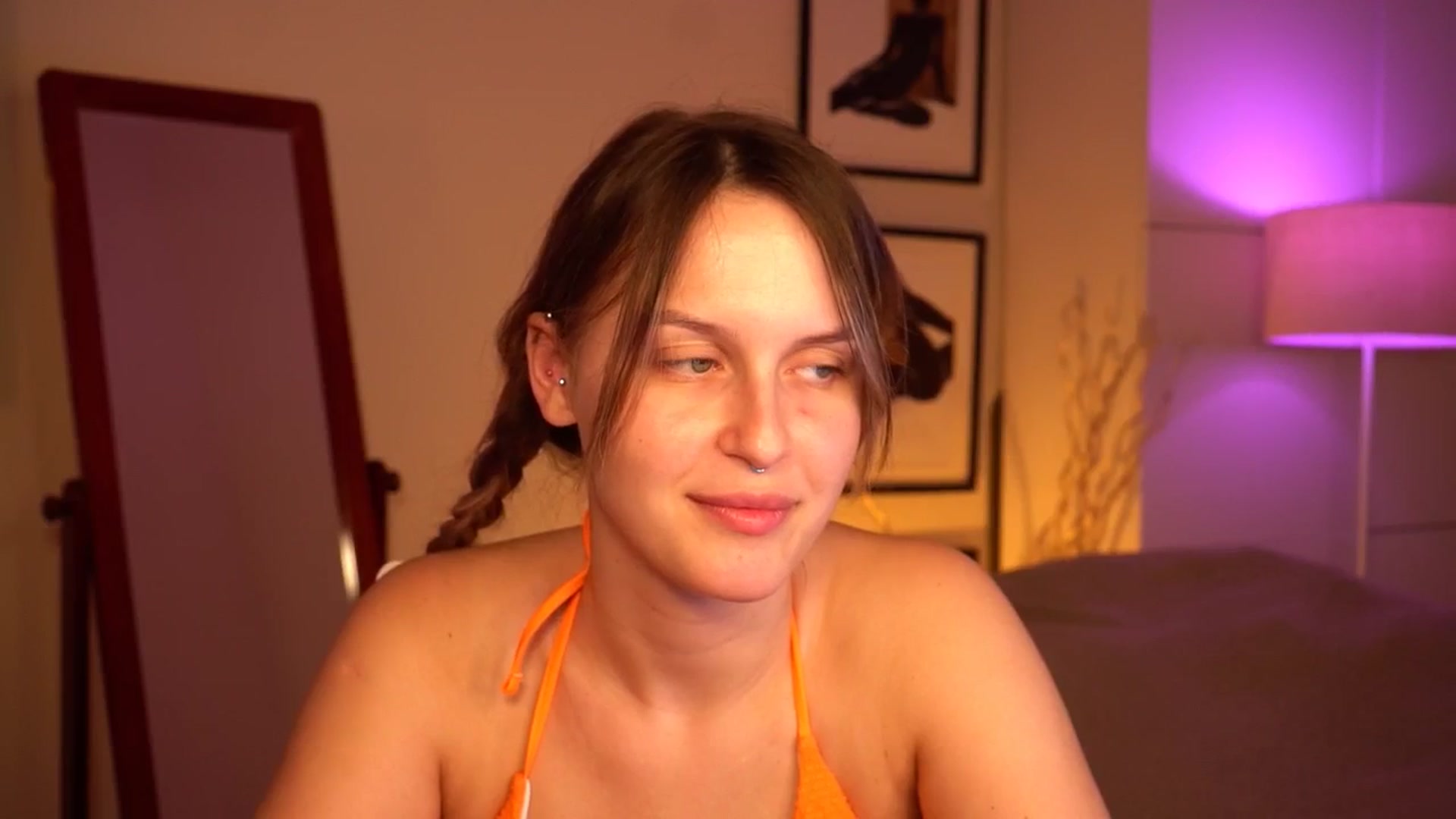 Gallery image thumbnail from sweetpulse_'s myfreecams stream on, 06/22/2024, 08:33 image 10 of 20