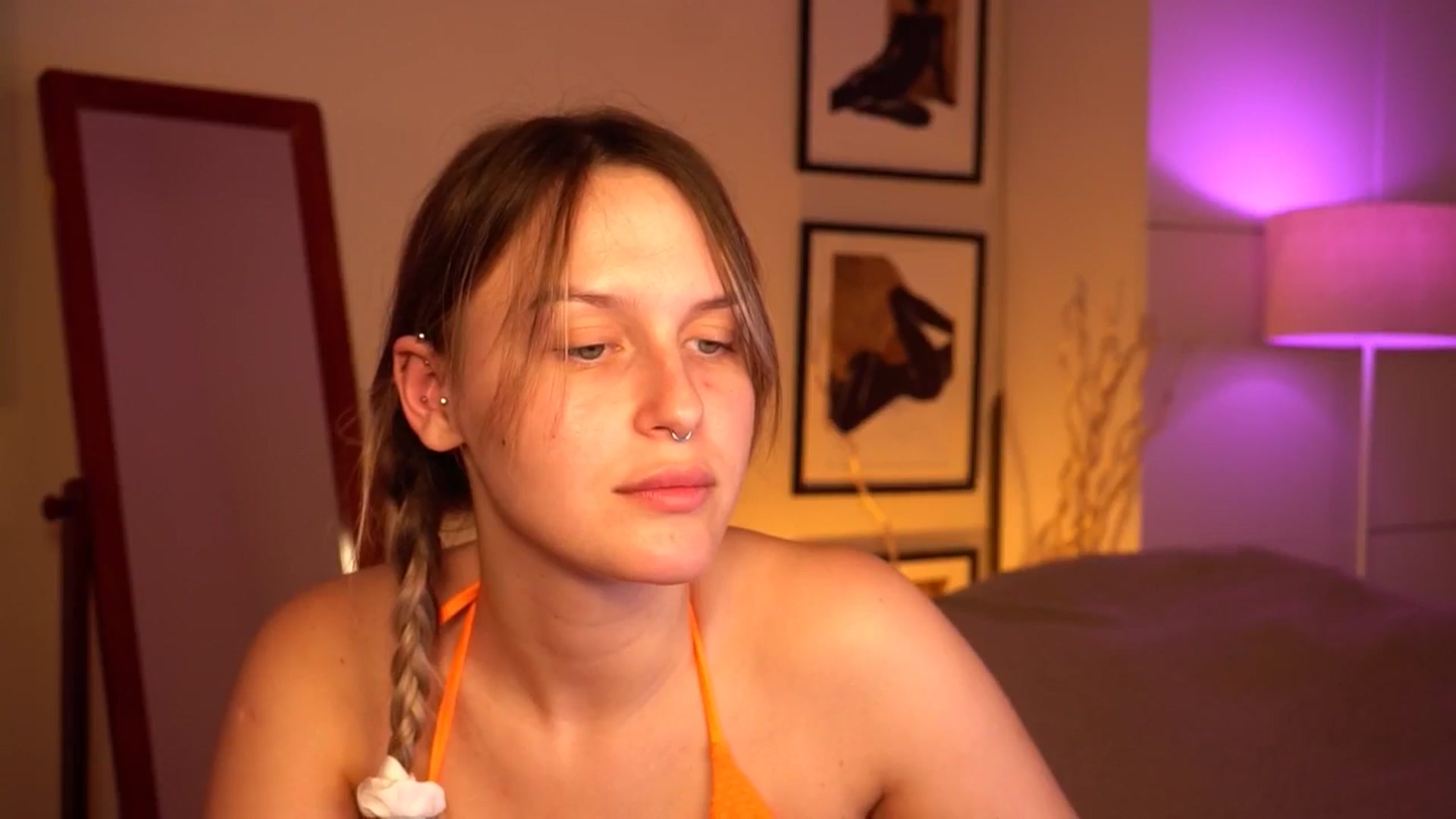 Gallery image thumbnail from sweetpulse_'s myfreecams stream on, 06/22/2024, 08:33 image 13 of 20