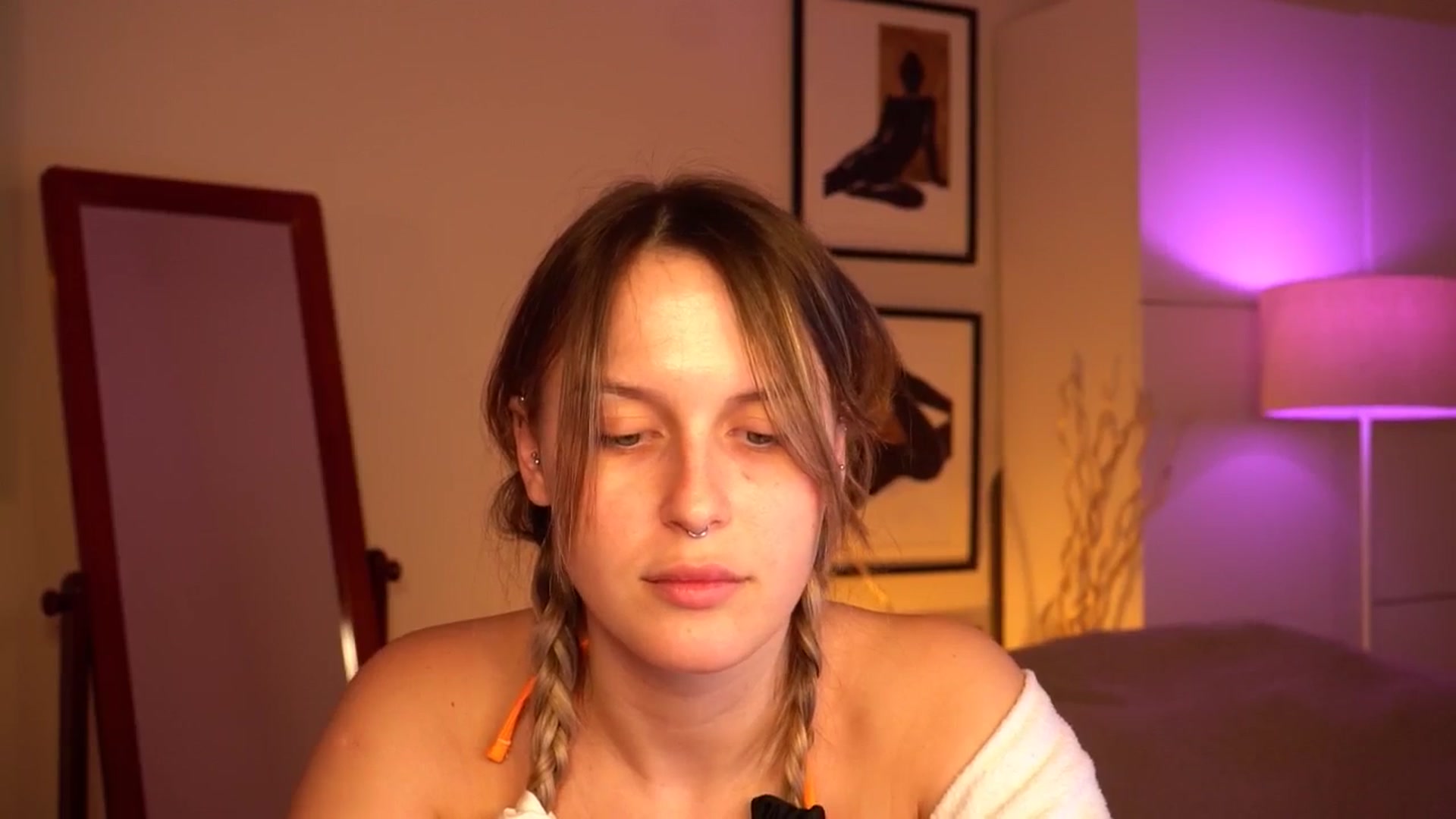 Gallery image thumbnail from sweetpulse_'s myfreecams stream on, 06/22/2024, 08:33 image 3 of 20
