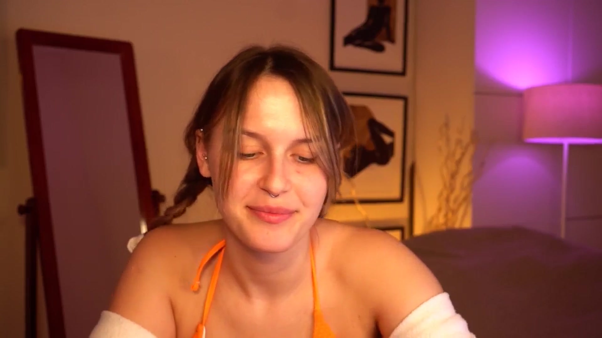 Gallery image thumbnail from sweetpulse_'s myfreecams stream on, 06/22/2024, 08:33 image 9 of 20