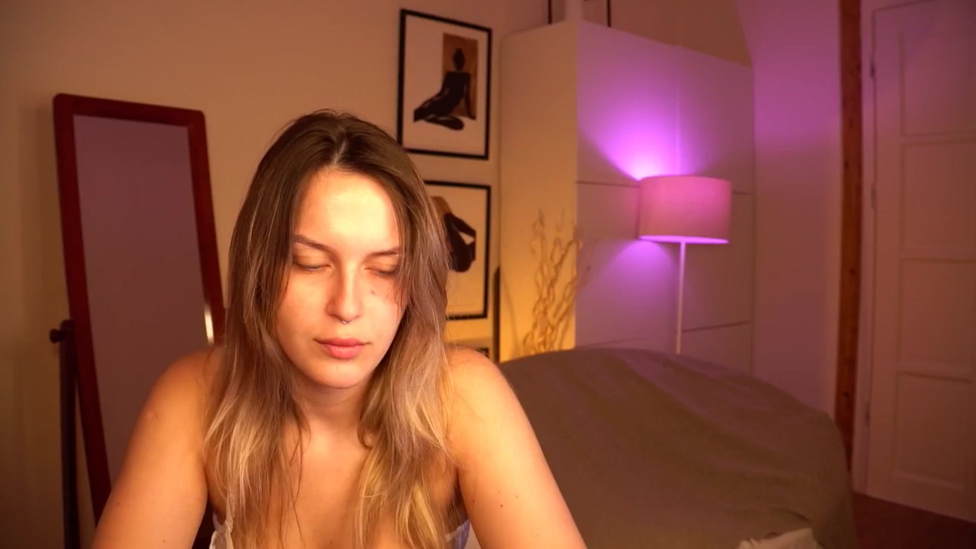 Gallery image thumbnail from sweetpulse_'s myfreecams stream on, 06/23/2024, 06:00 image 1 of 20