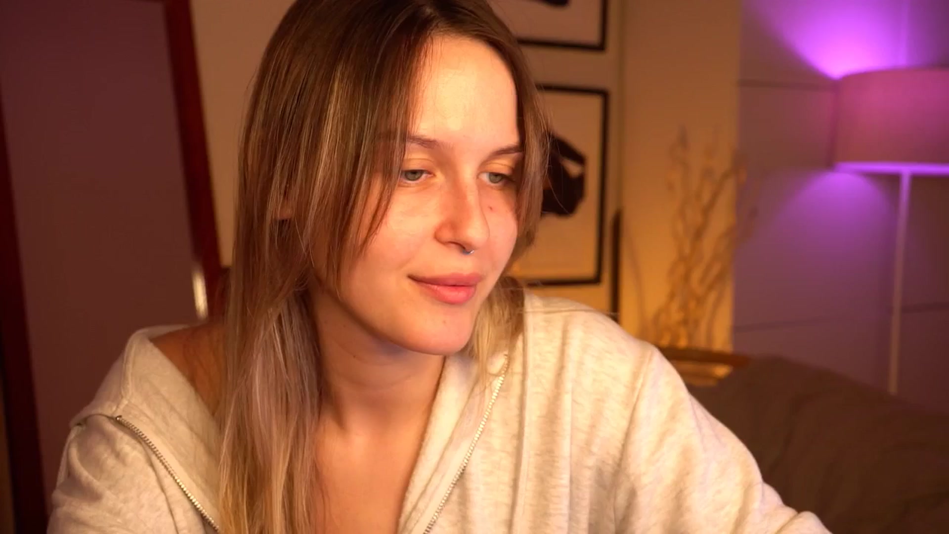 Gallery image thumbnail from sweetpulse_'s myfreecams stream on, 06/23/2024, 09:16 image 5 of 20