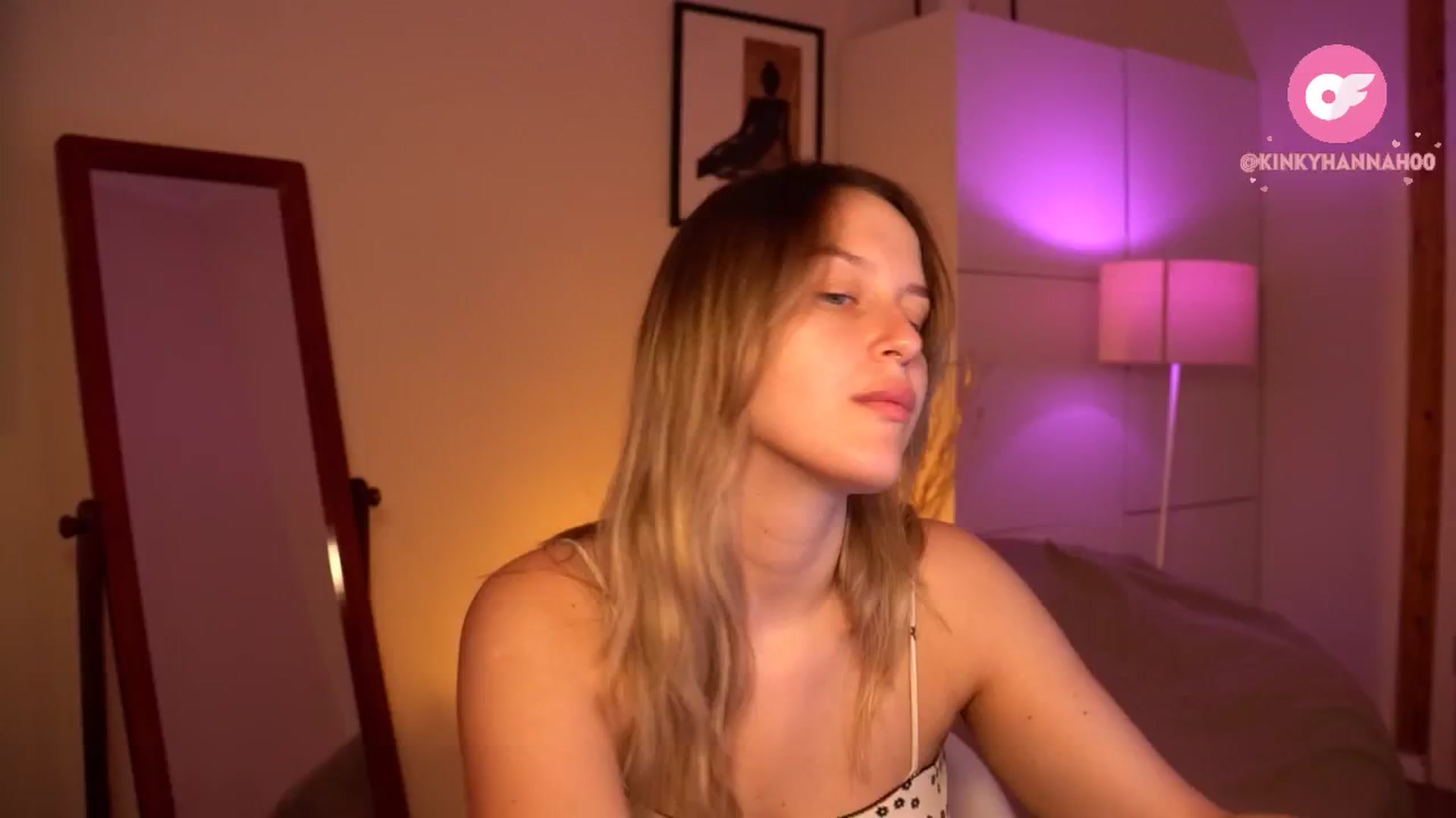 Gallery image thumbnail from sweetpulse_'s myfreecams stream on, 06/25/2024, 06:41 image 1 of 20