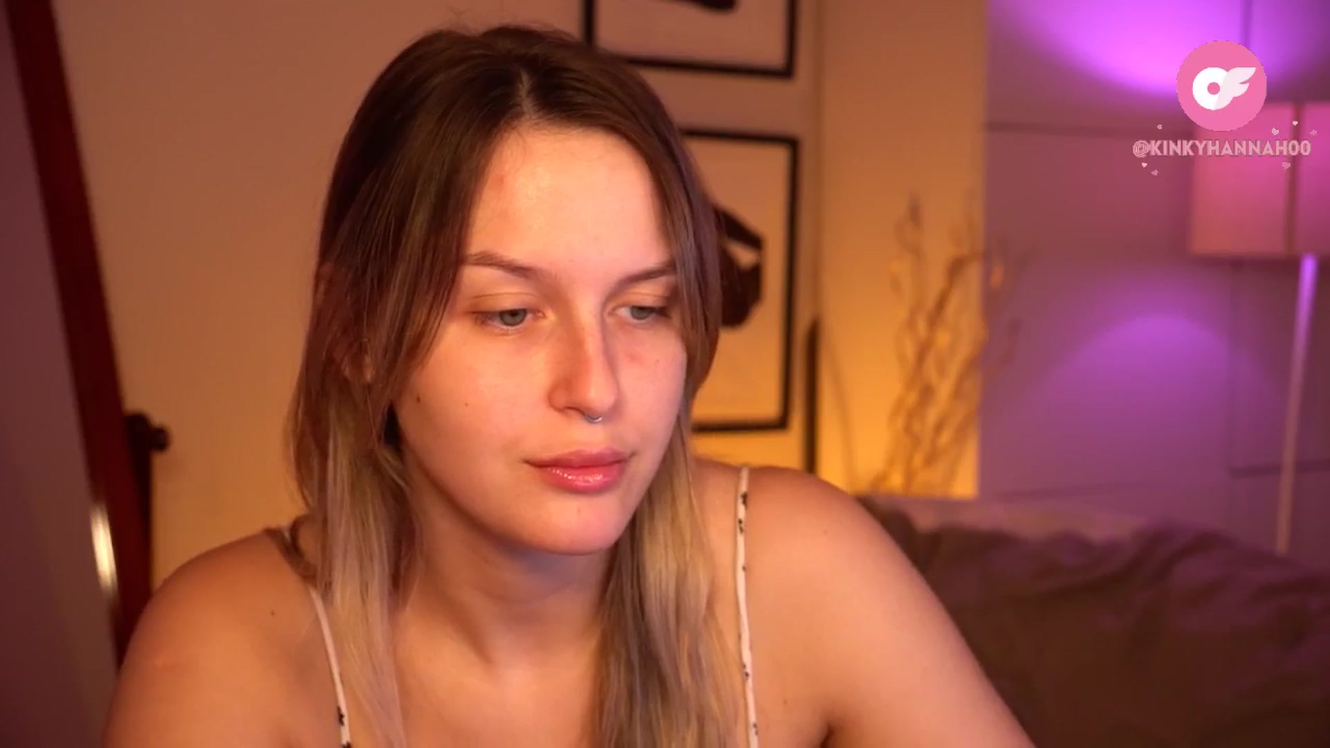 Gallery image thumbnail from sweetpulse_'s myfreecams stream on, 06/25/2024, 07:55 image 5 of 20