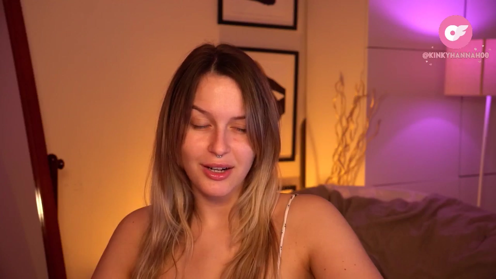Gallery image thumbnail from sweetpulse_'s myfreecams stream on, 06/25/2024, 07:55 image 6 of 20