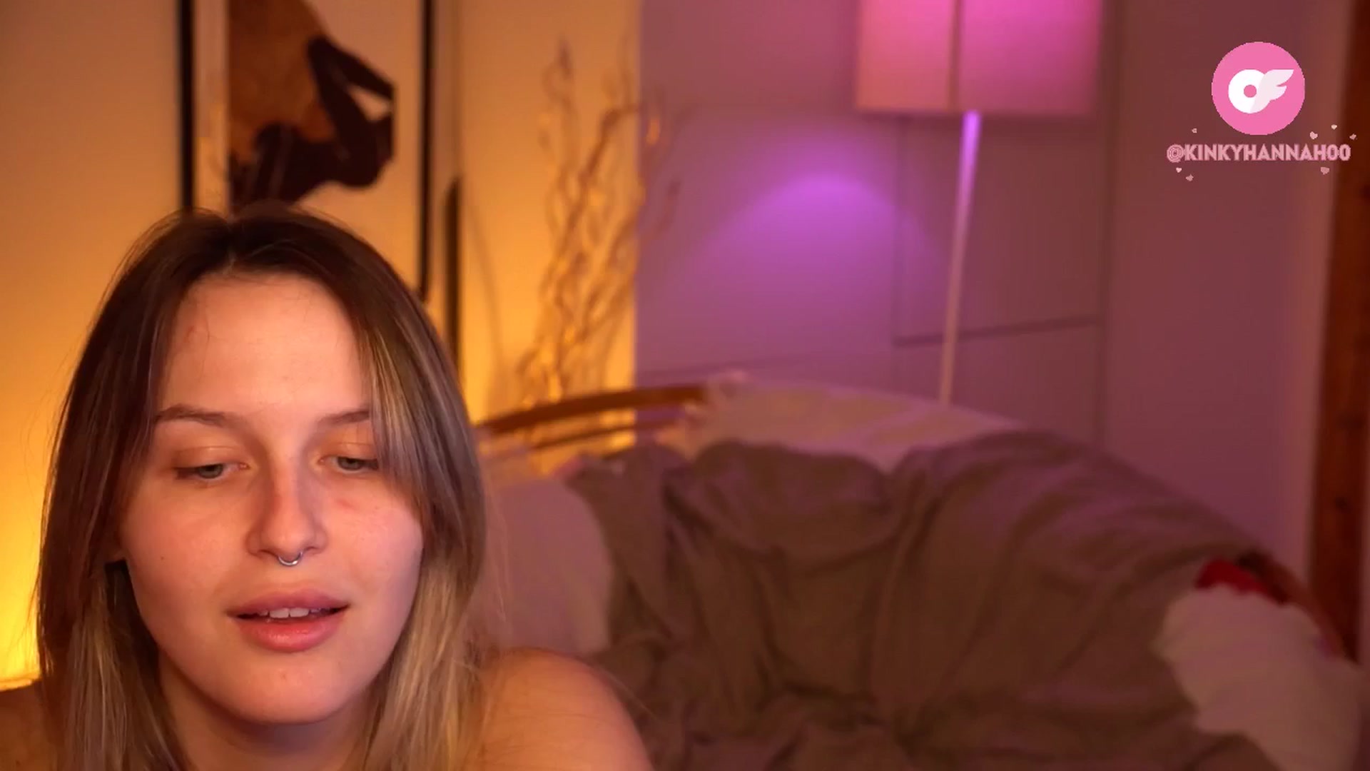 Gallery image thumbnail from sweetpulse_'s myfreecams stream on, 06/25/2024, 08:35 image 9 of 20
