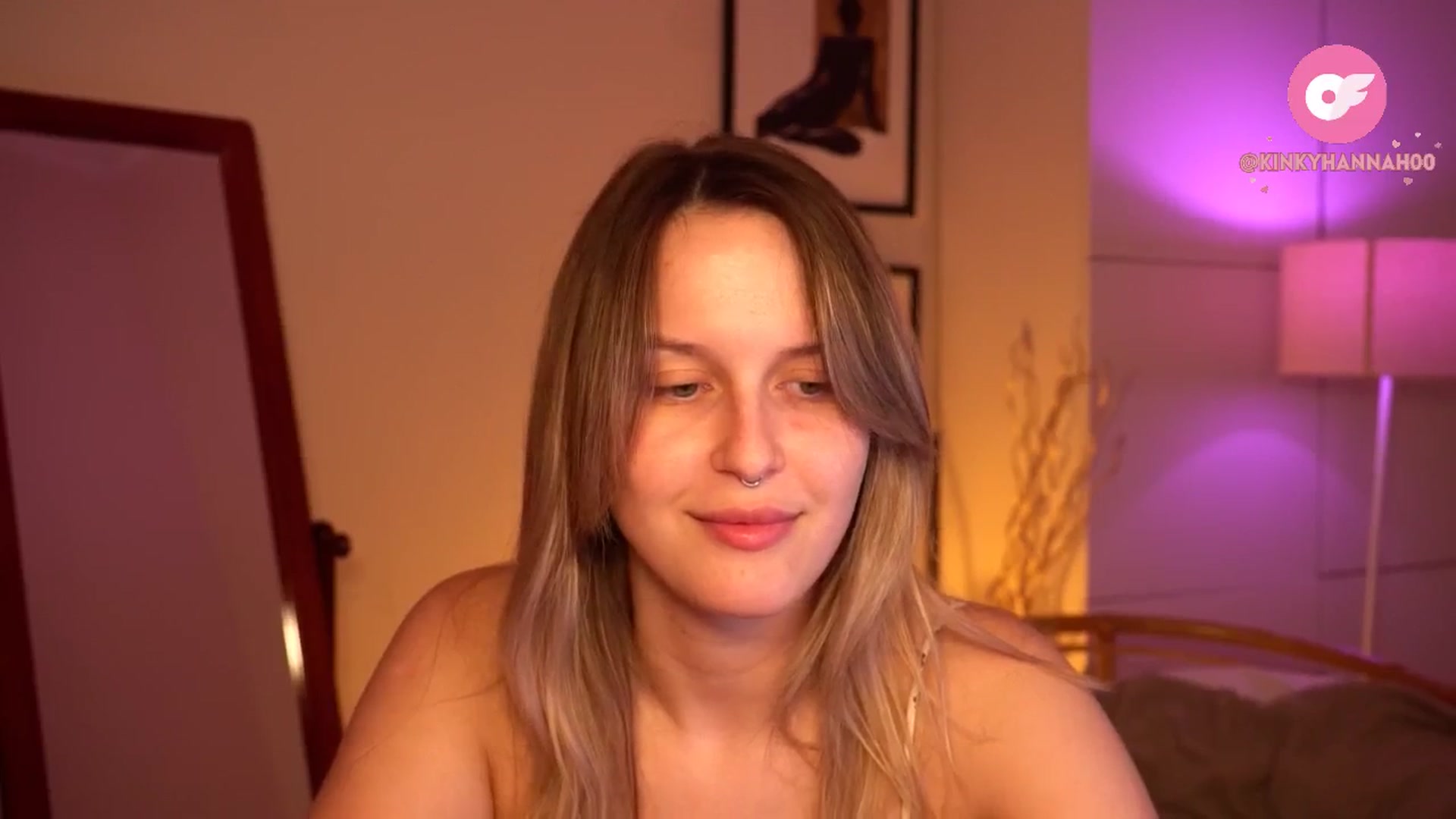 Gallery image thumbnail from sweetpulse_'s myfreecams stream on, 06/25/2024, 09:02 image 15 of 20