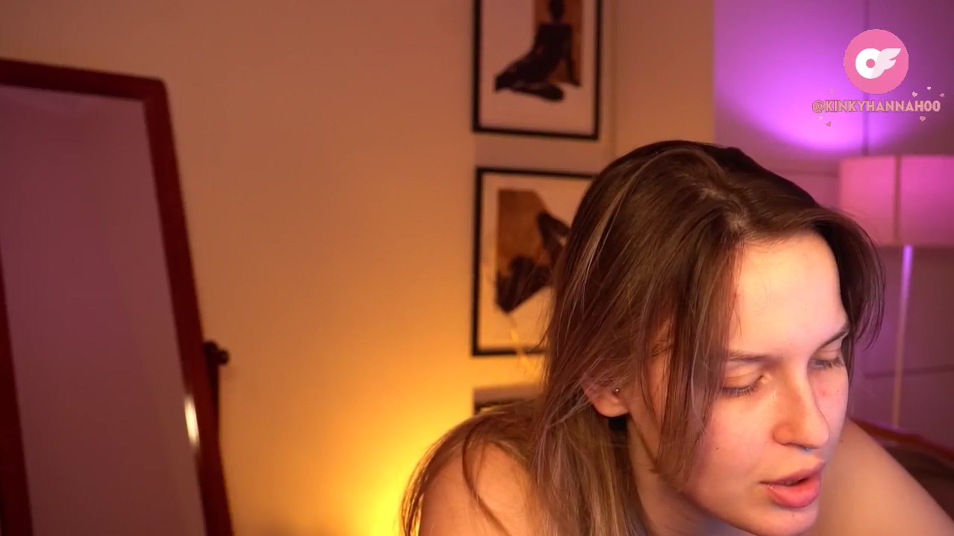 Gallery image thumbnail from sweetpulse_'s myfreecams stream on, 06/25/2024, 09:02 image 7 of 20