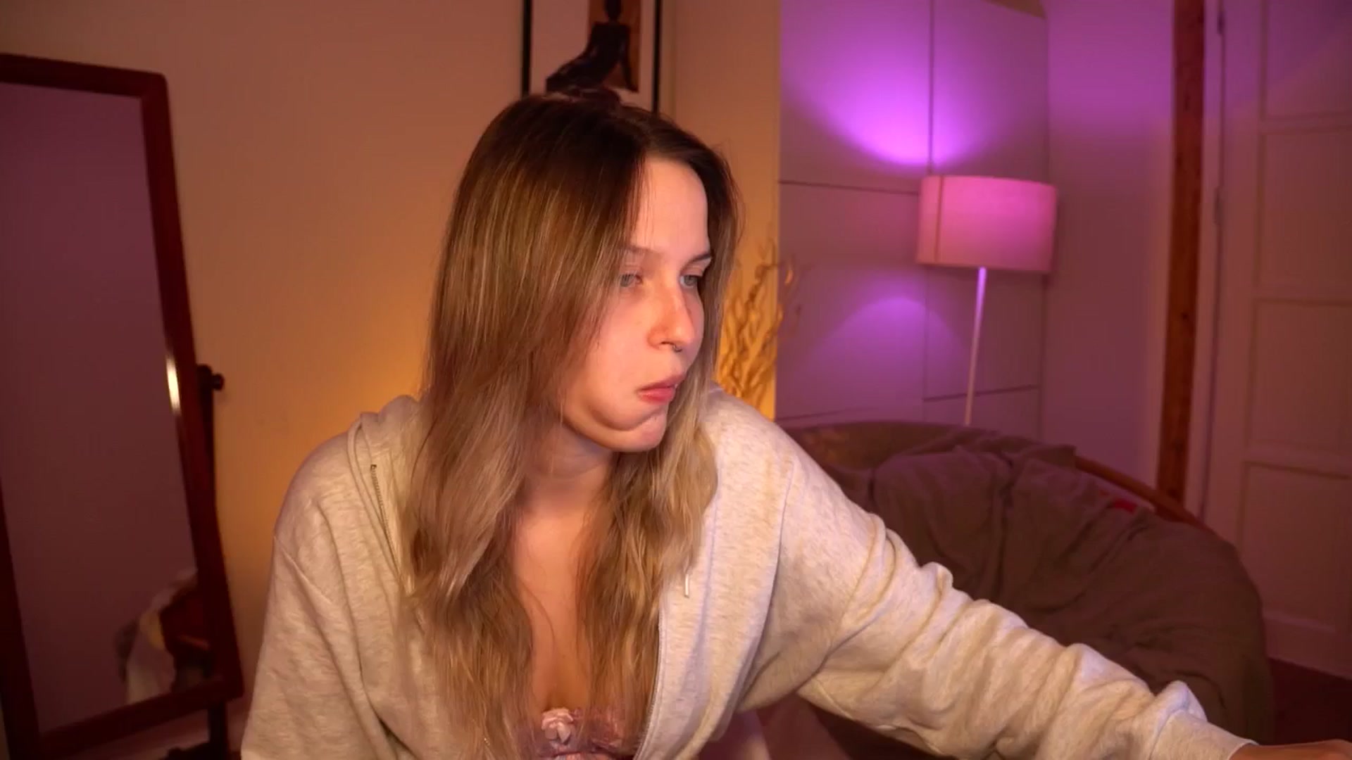 Gallery image thumbnail from sweetpulse_'s myfreecams stream on, 06/26/2024, 06:50 image 14 of 20
