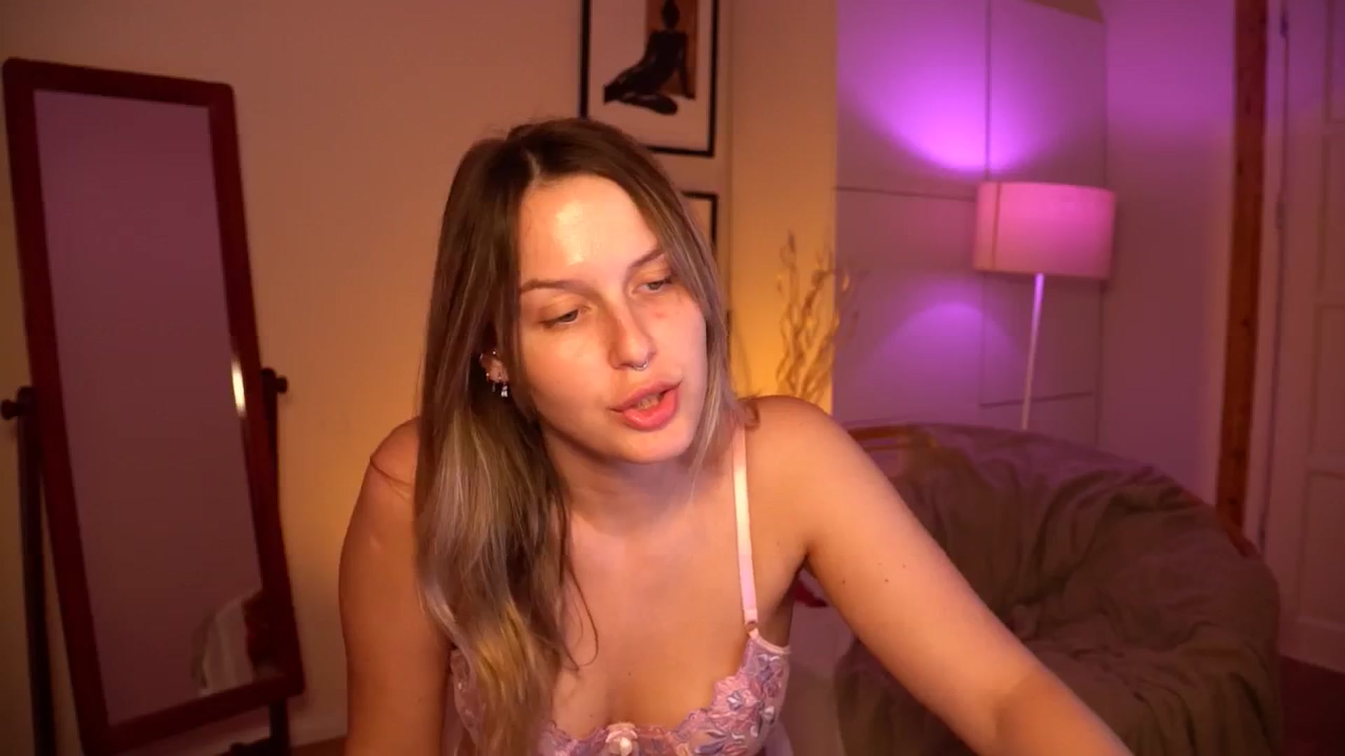 Gallery image thumbnail from sweetpulse_'s myfreecams stream on, 06/26/2024, 11:46 image 14 of 20