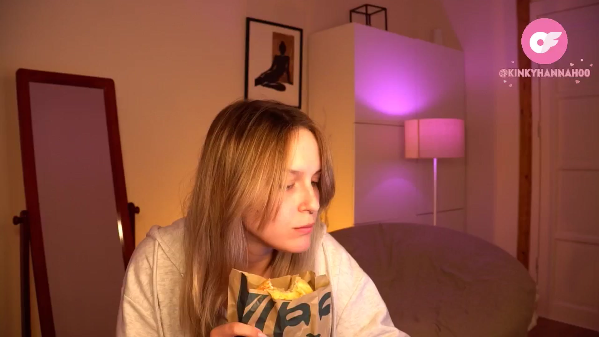 Gallery image thumbnail from sweetpulse_'s myfreecams stream on, 06/29/2024, 08:54 image 14 of 20