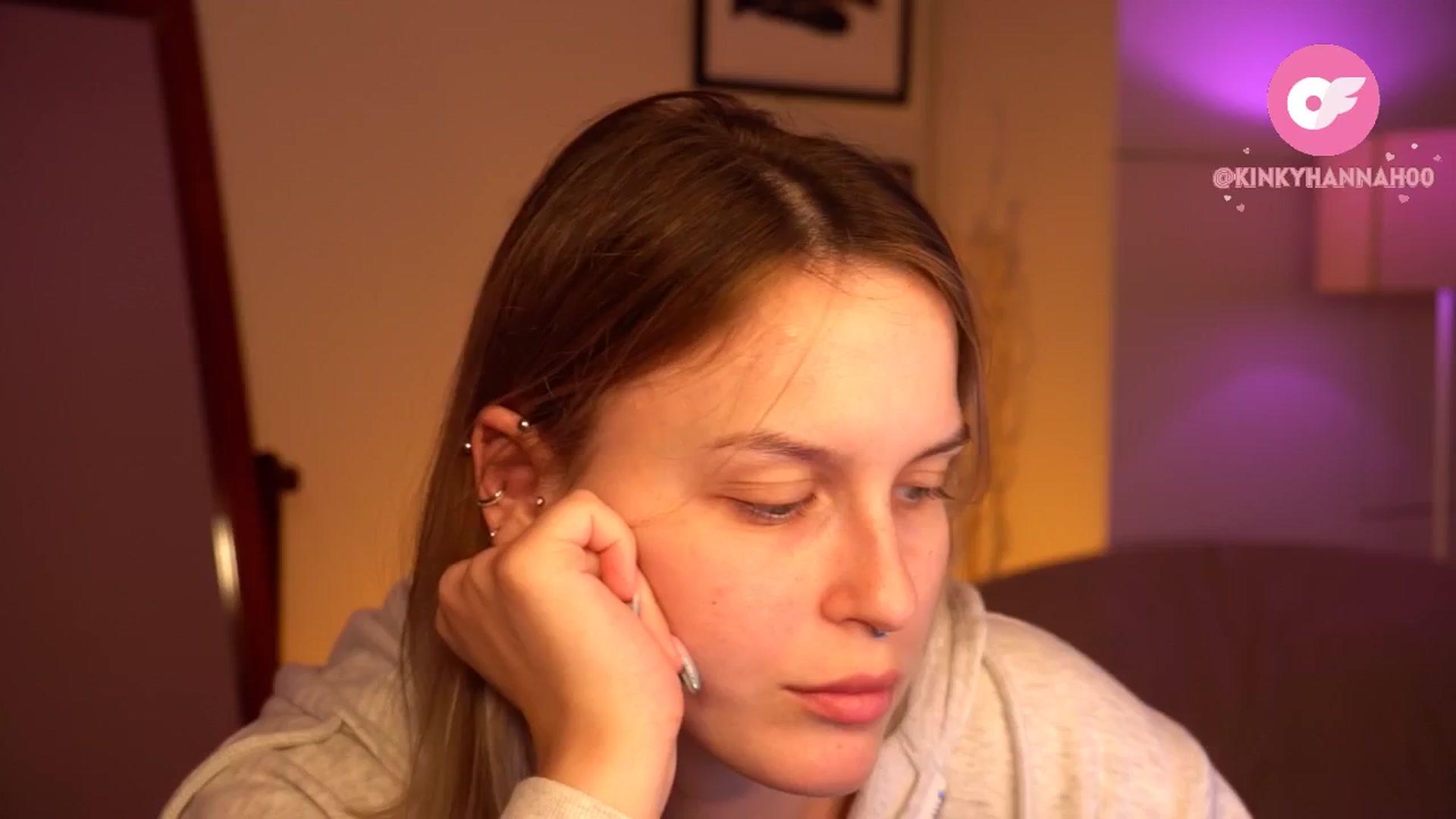 Gallery image thumbnail from sweetpulse_'s myfreecams stream on, 06/29/2024, 10:35 image 2 of 20