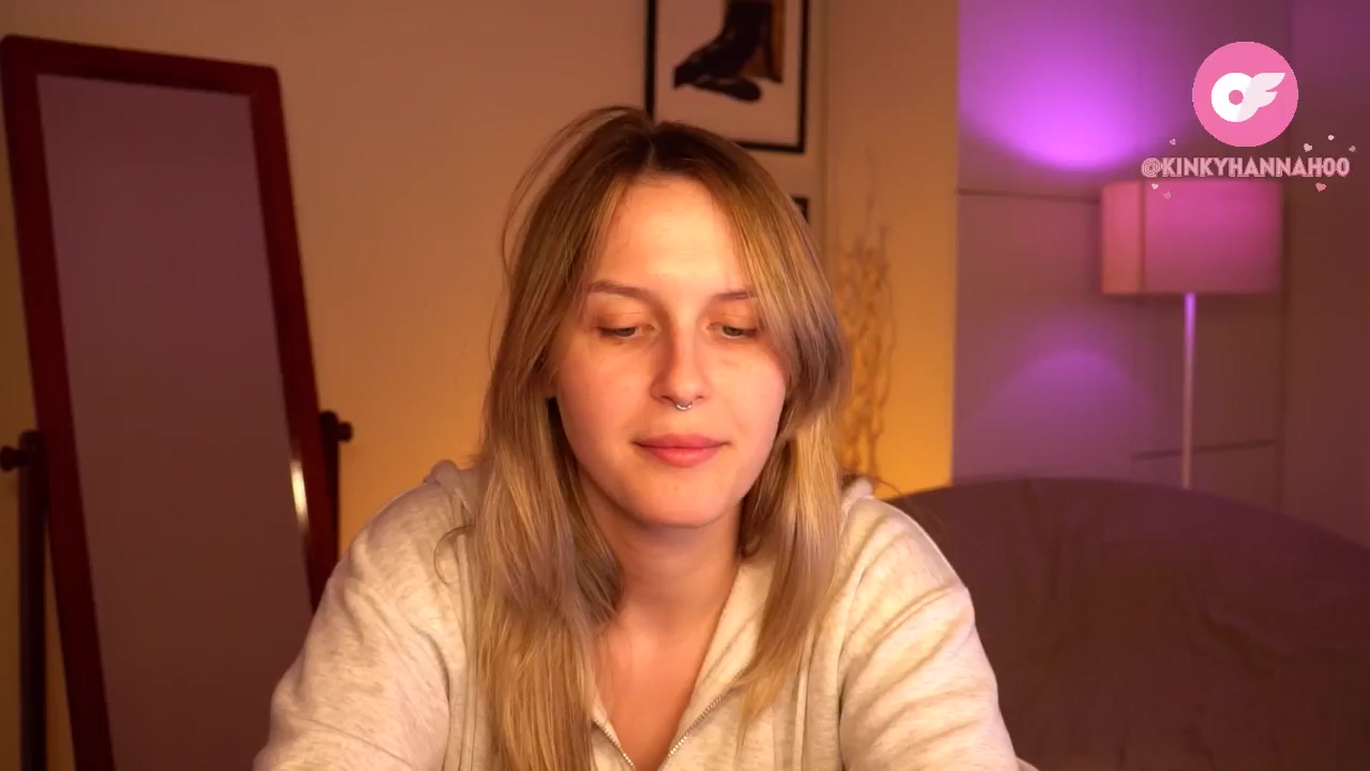 Gallery image thumbnail from sweetpulse_'s myfreecams stream on, 06/29/2024, 10:35 image 4 of 20