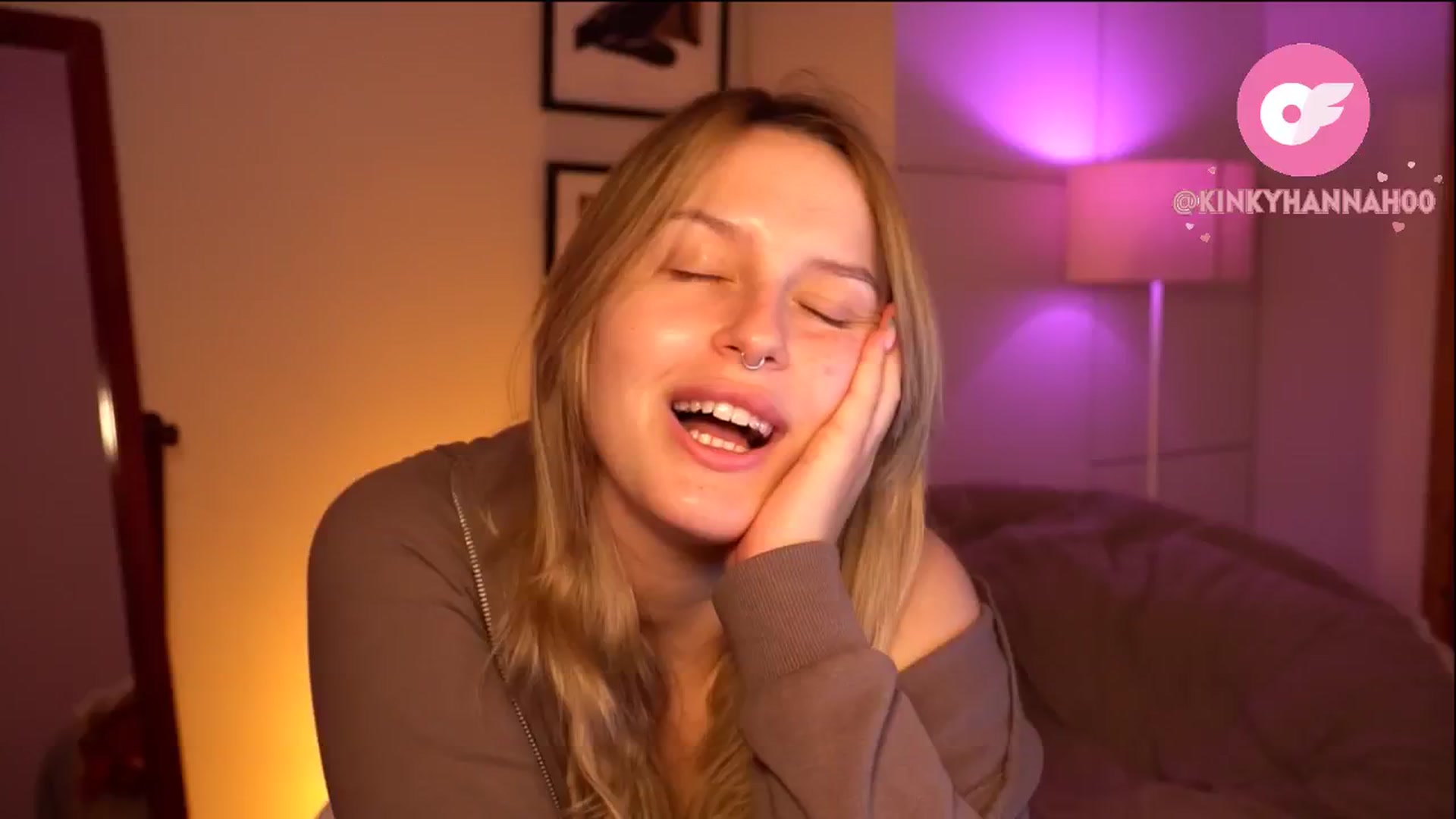 Gallery image thumbnail from sweetpulse_'s myfreecams stream on, 07/03/2024, 05:47 image 8 of 20