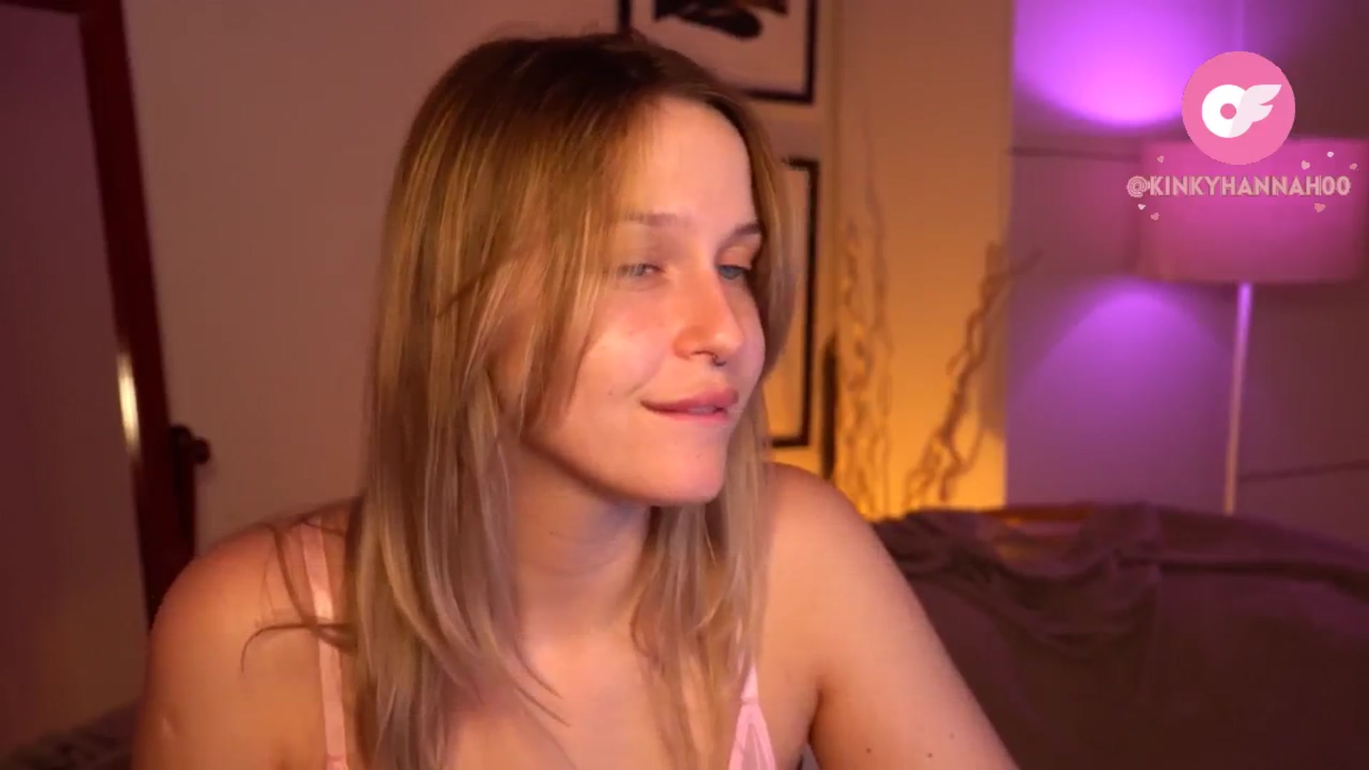 Gallery image thumbnail from sweetpulse_'s myfreecams stream on, 07/07/2024, 08:03 image 14 of 20