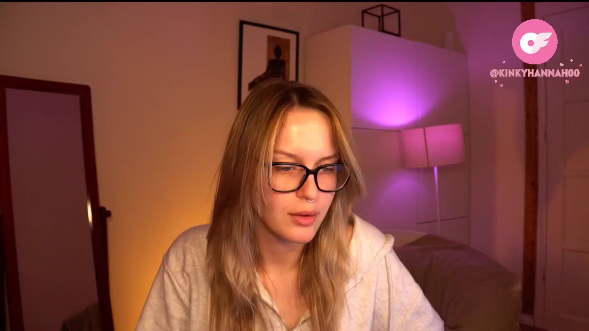 Gallery image thumbnail from sweetpulse_'s myfreecams stream on, 07/09/2024, 07:36 image 19 of 20