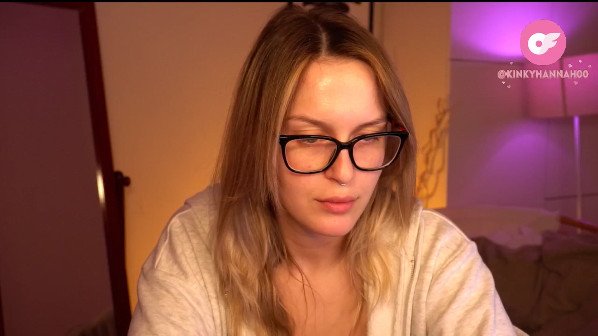 Gallery image thumbnail from sweetpulse_'s myfreecams stream on, 07/09/2024, 09:22 image 1 of 20