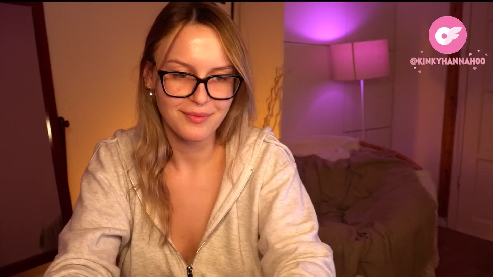 Gallery image thumbnail from sweetpulse_'s myfreecams stream on, 07/09/2024, 09:22 image 18 of 20