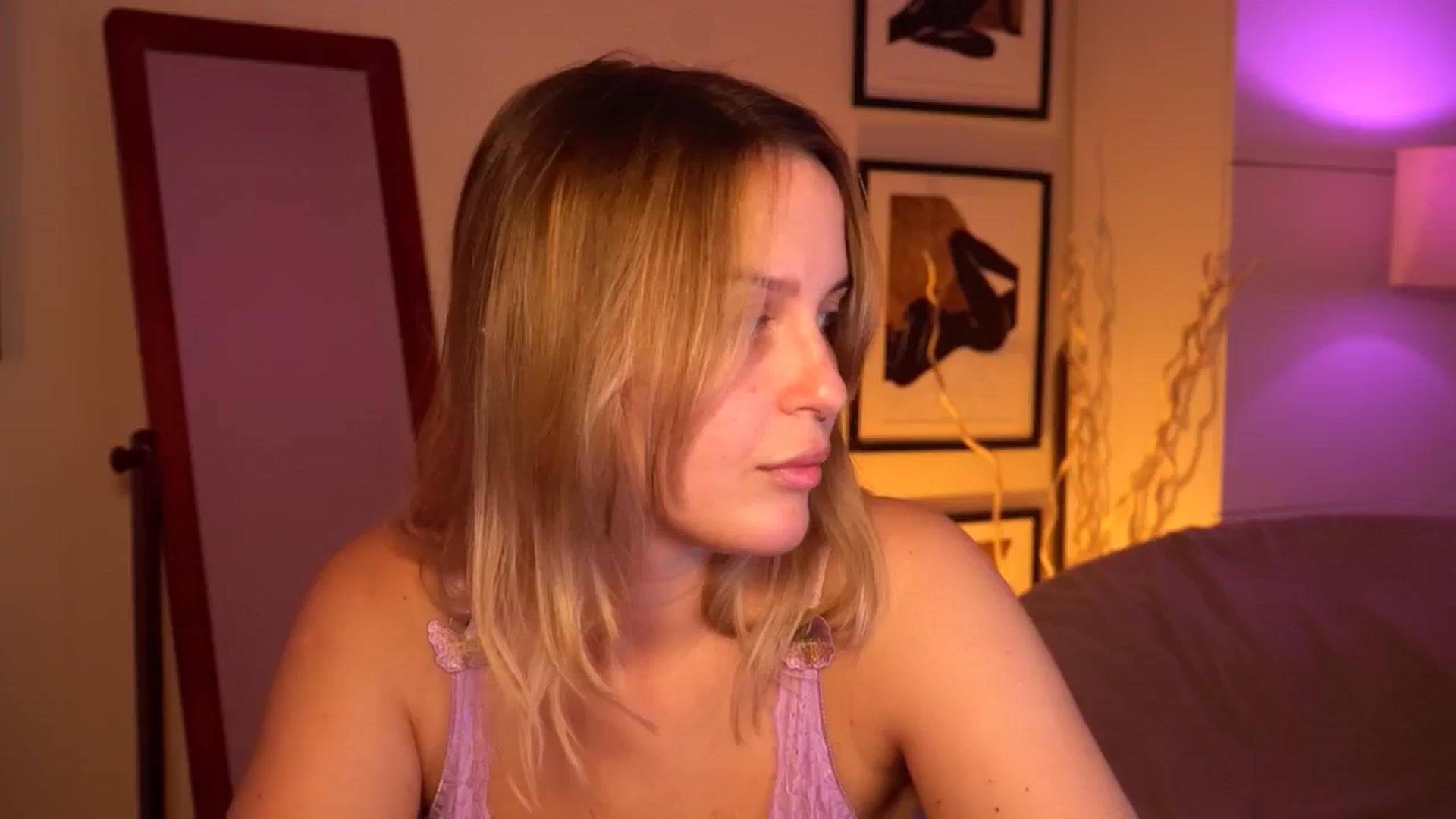 Gallery image thumbnail from sweetpulse_'s myfreecams stream on, 07/10/2024, 07:42 image 15 of 20