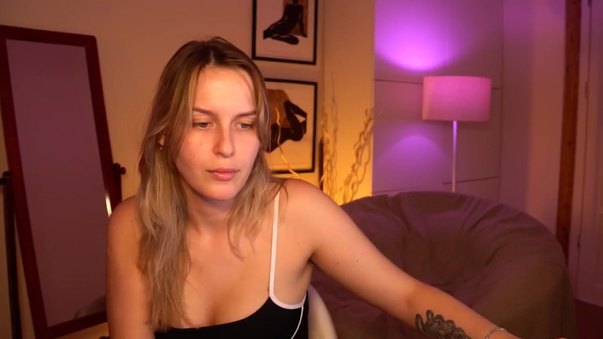 Gallery image thumbnail from sweetpulse_'s myfreecams stream on, 07/10/2024, 09:53 image 10 of 20