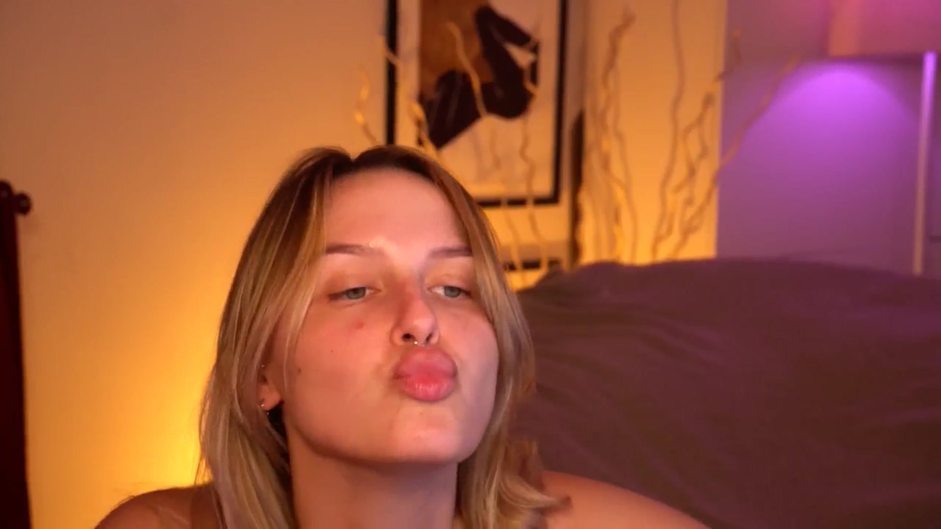 Gallery image thumbnail from sweetpulse_'s myfreecams stream on, 07/15/2024, 06:07 image 15 of 20