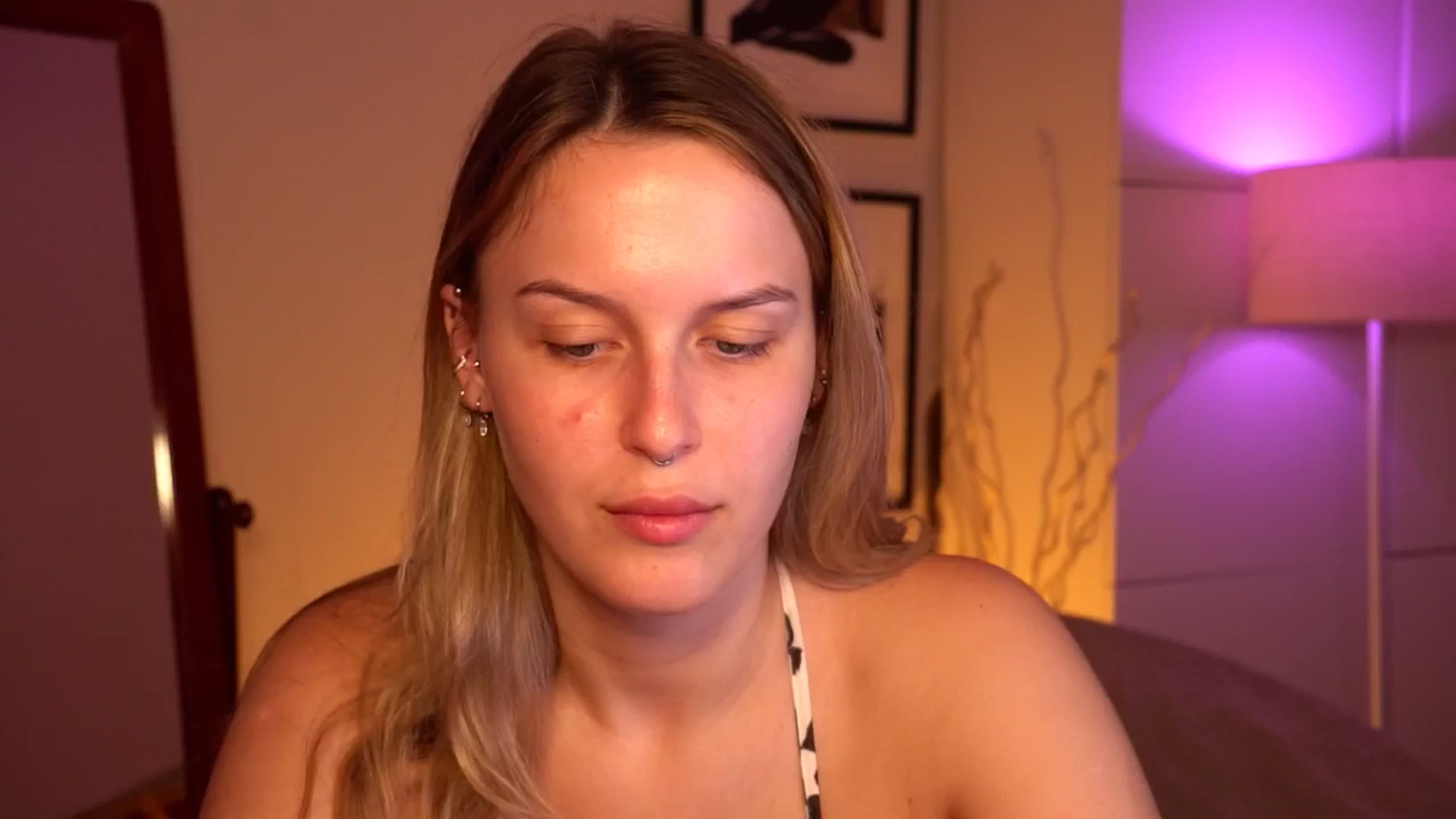 Gallery image thumbnail from sweetpulse_'s myfreecams stream on, 07/15/2024, 08:00 image 1 of 20