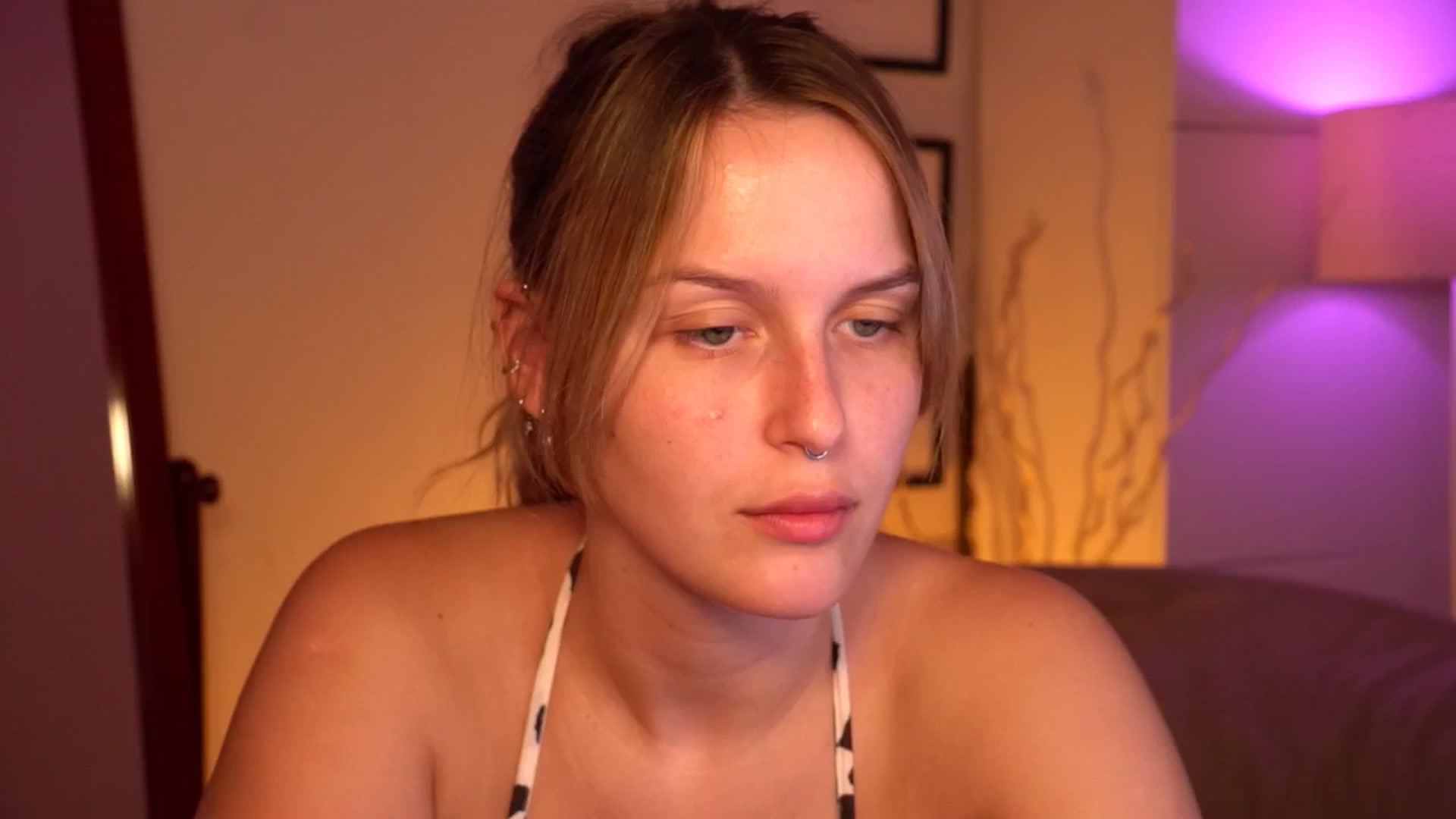 Gallery image thumbnail from sweetpulse_'s myfreecams stream on, 07/15/2024, 08:00 image 15 of 20